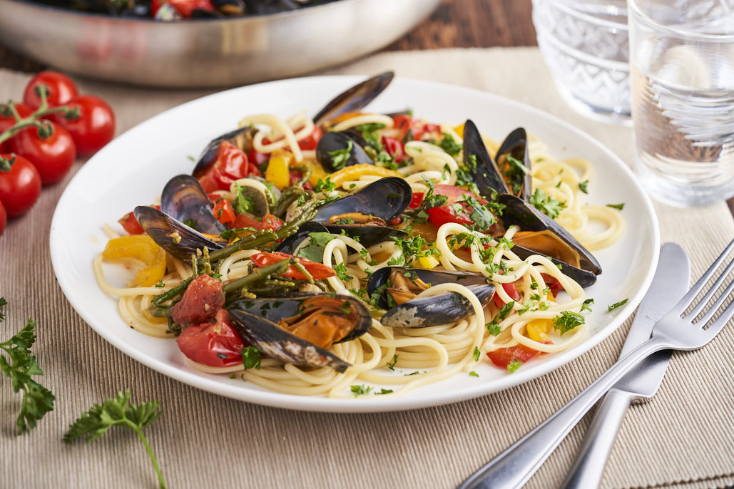 Spaghetti met mosselen, tomaatjes en zeekraal