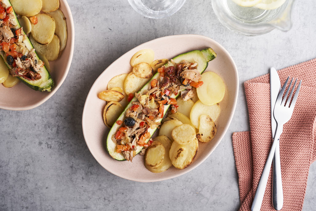 Gevulde courgettes met tonijn en aardappelschijfjes