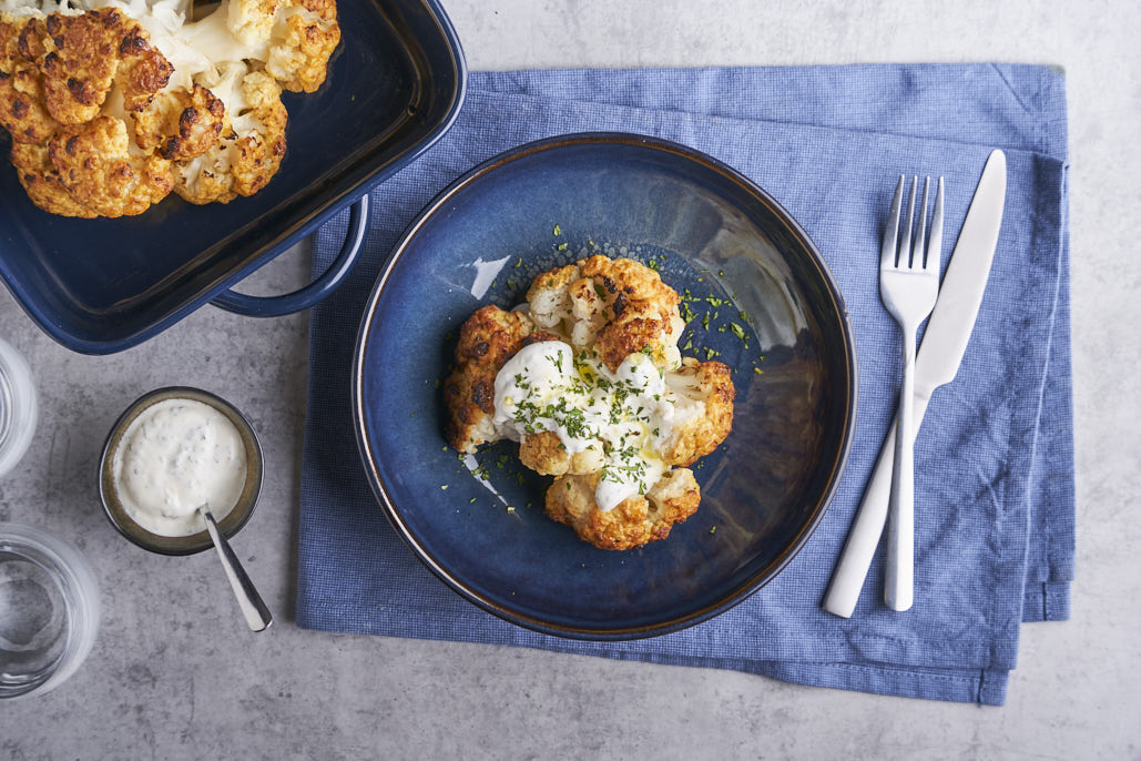 Hele geroosterde bloemkool uit de oven