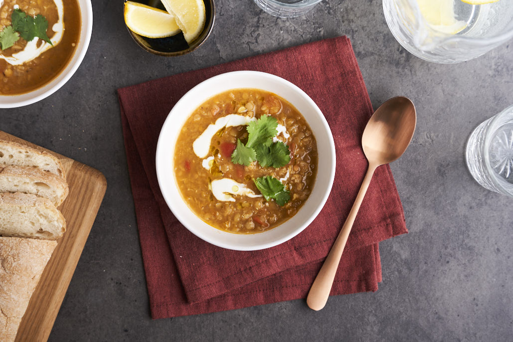 Linzensoep met frisse kruidenyoghurt
