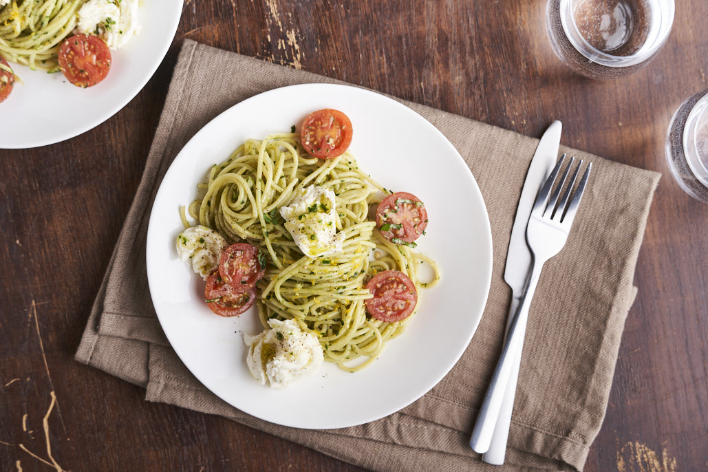 Courgettepasta caprese