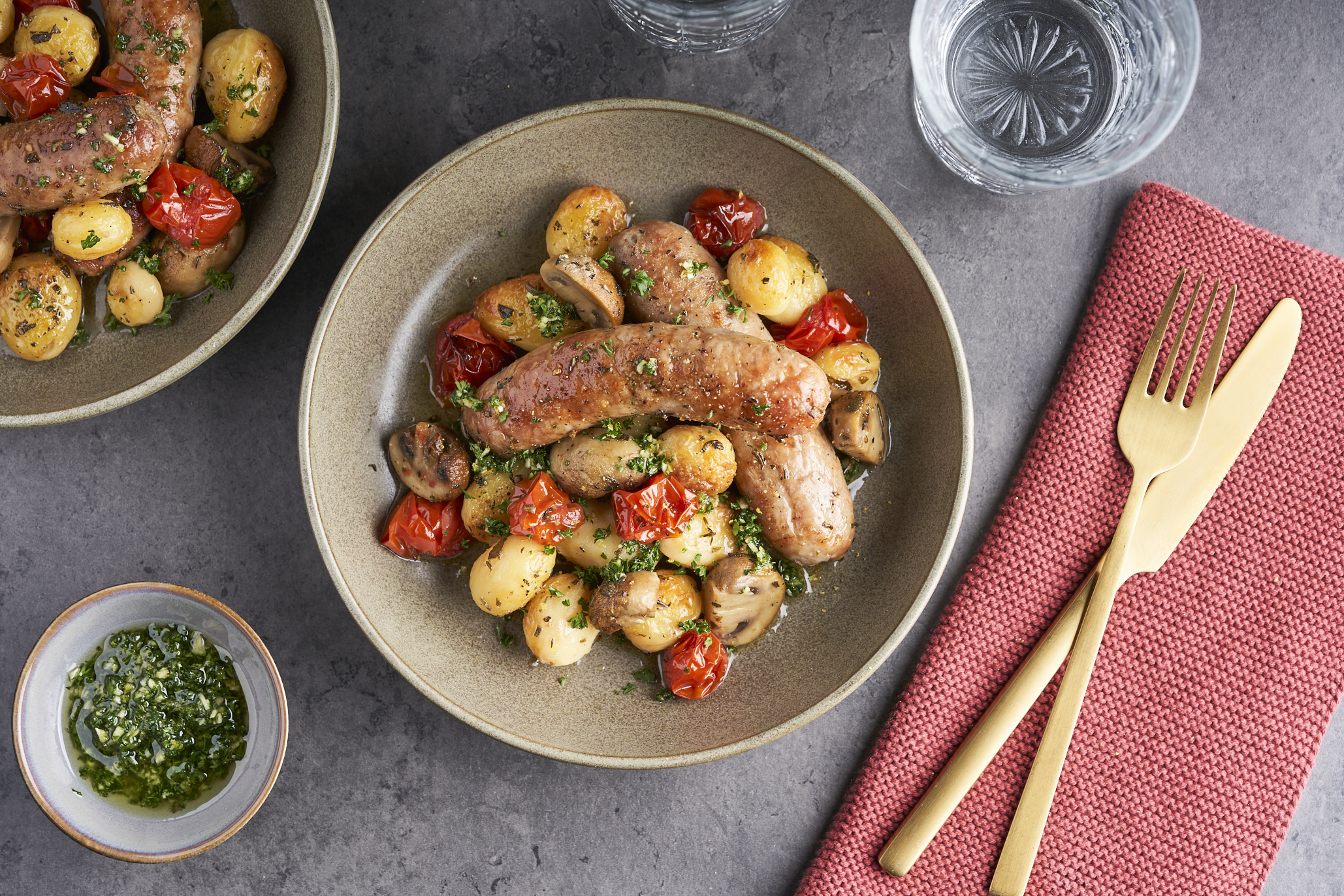 Geroosterde krieltjes met worst en champignons