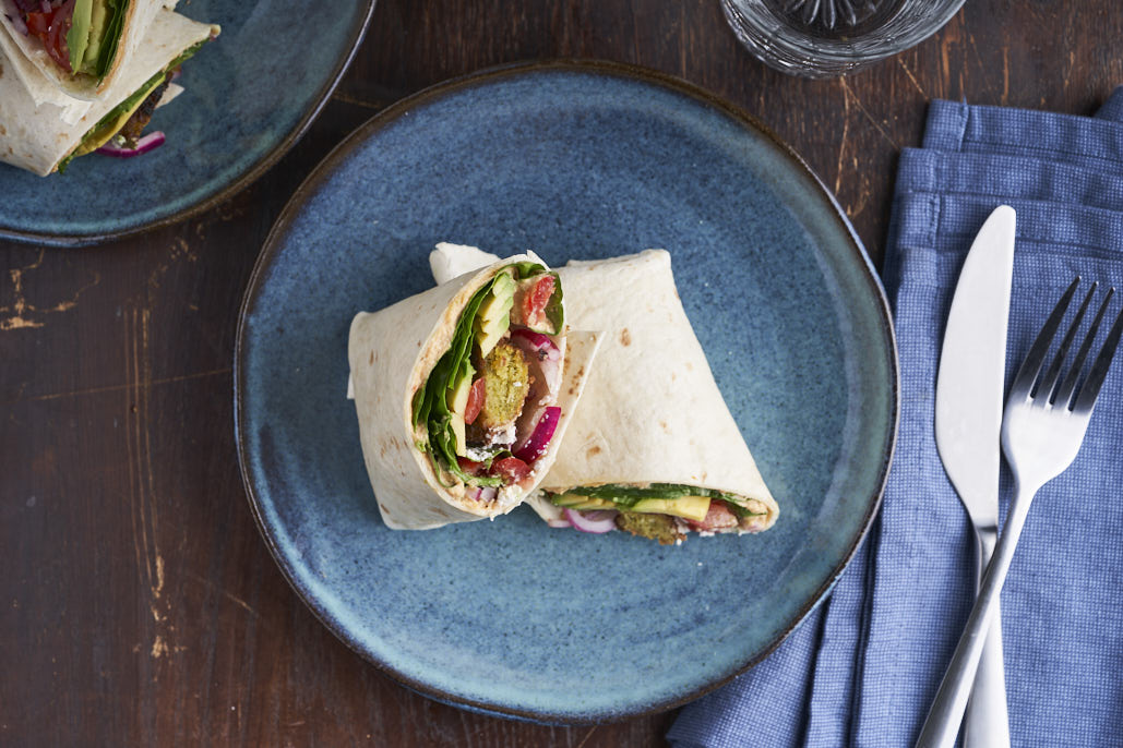 Falafelwraps met pittige hummus en ingelegde ui