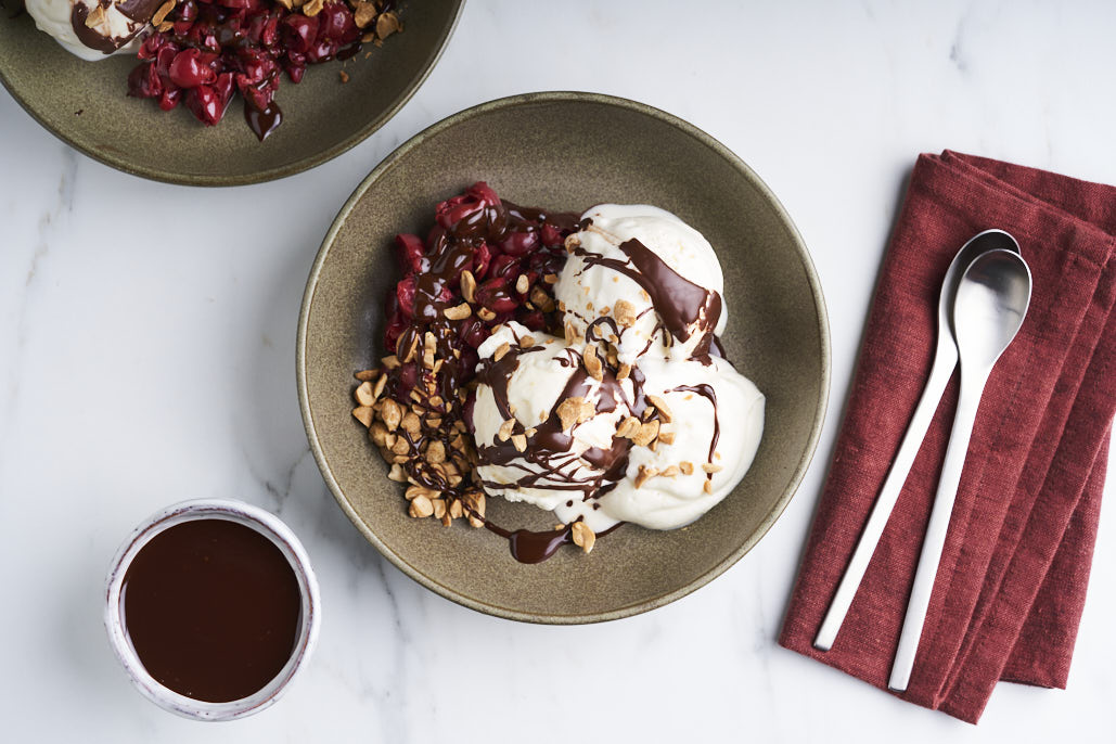 dame-blanche-met-zelfgemaakte-chocoladesaus-en-kersen-recepten-plus