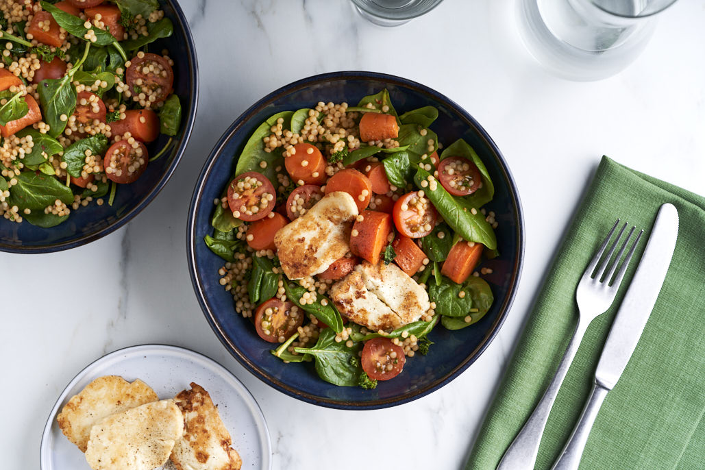 Maaltijdsalade met geroosterde wortel en halloumi