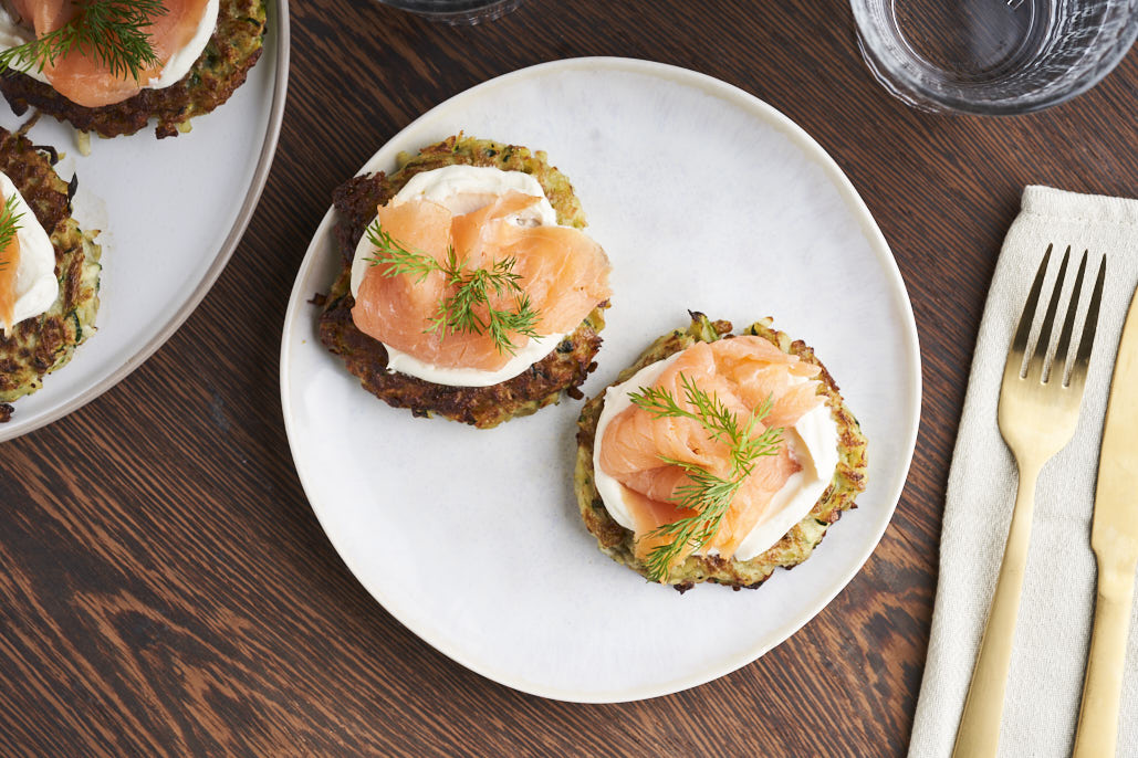 Latkes met creme fraiche en gerookte zalm
