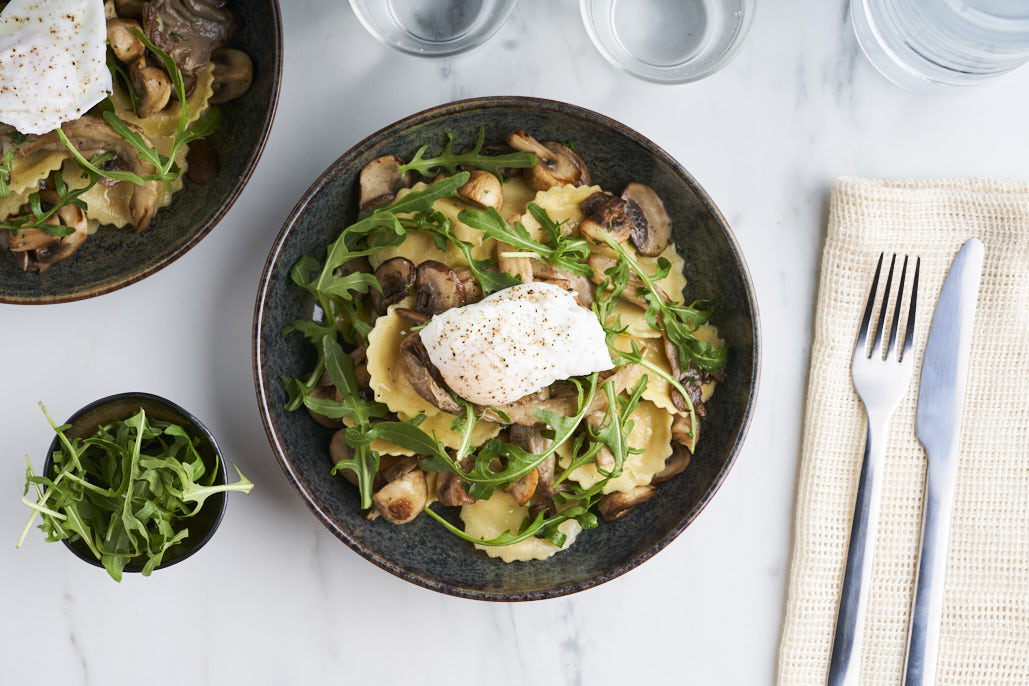 Ravioli met paddenstoelen en gepocheerd ei 