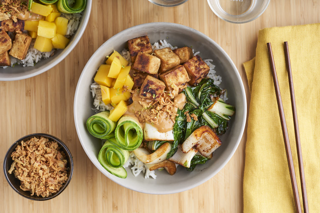 Vegetarische poké bowl met tofu 