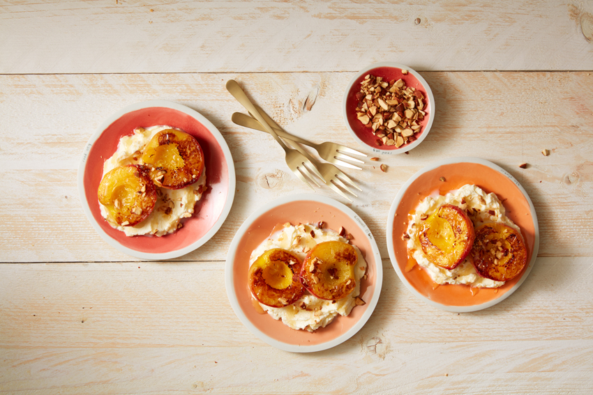 Gegrilde perzik met mascarpone room