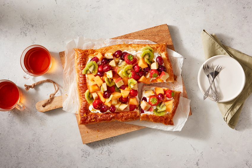 Plaattaart met gemengd fruit