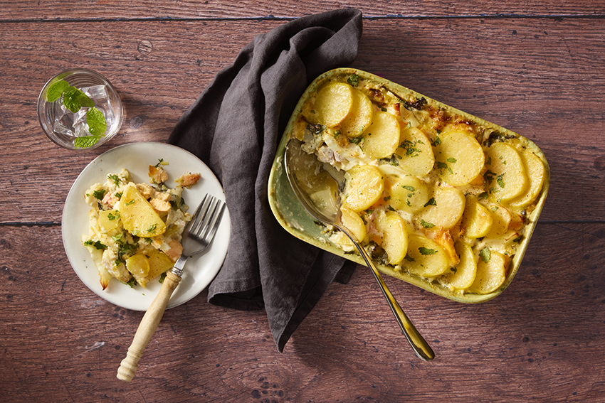 Visovenschotel met aardappelschijfjes