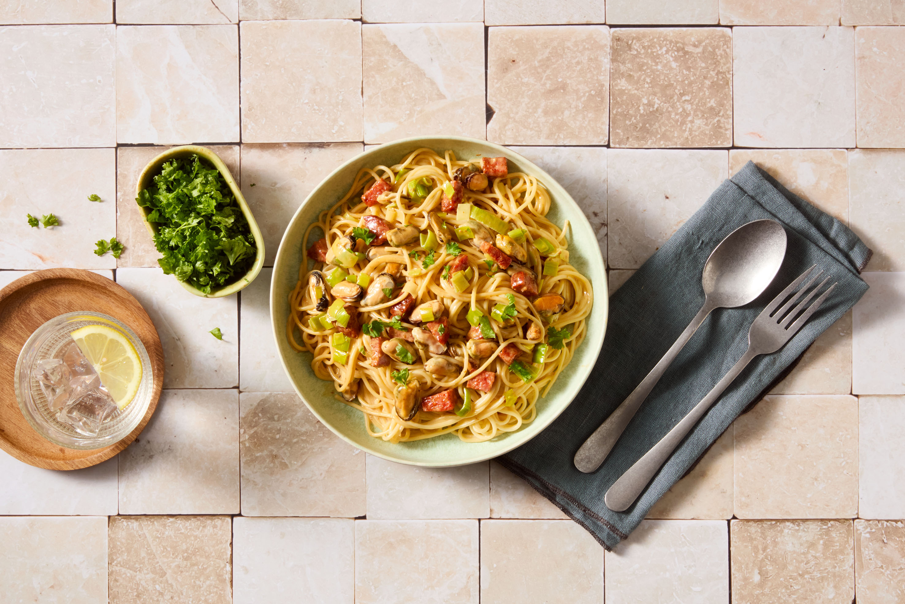 Spaghetti met chorizo en mosselen