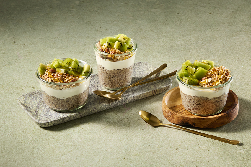 Overnight chia pudding met kiwi en granola