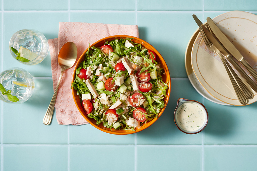 Parelcouscous salade met gerookte kipfilet