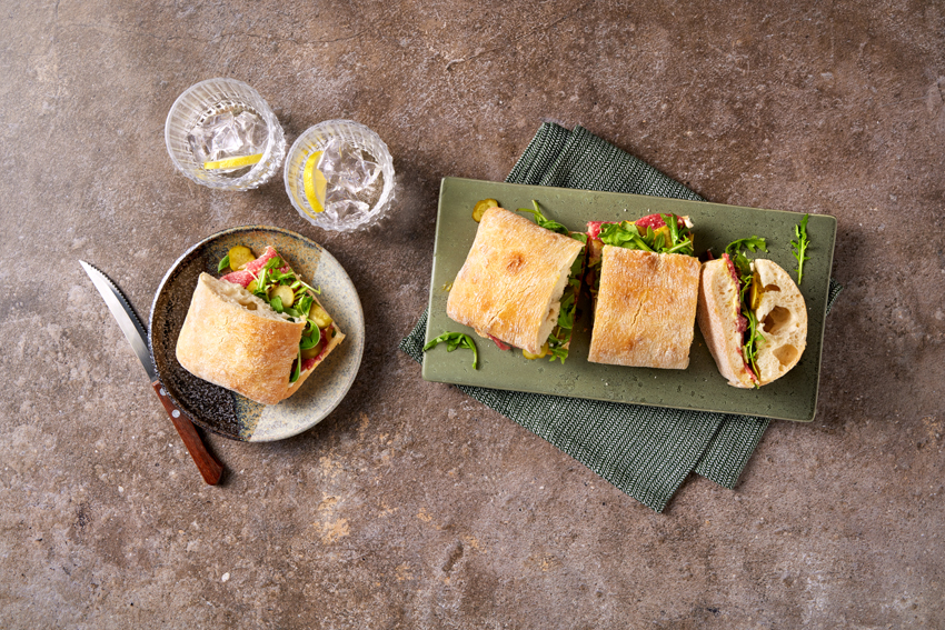 Broodje ossenworst piccalilly