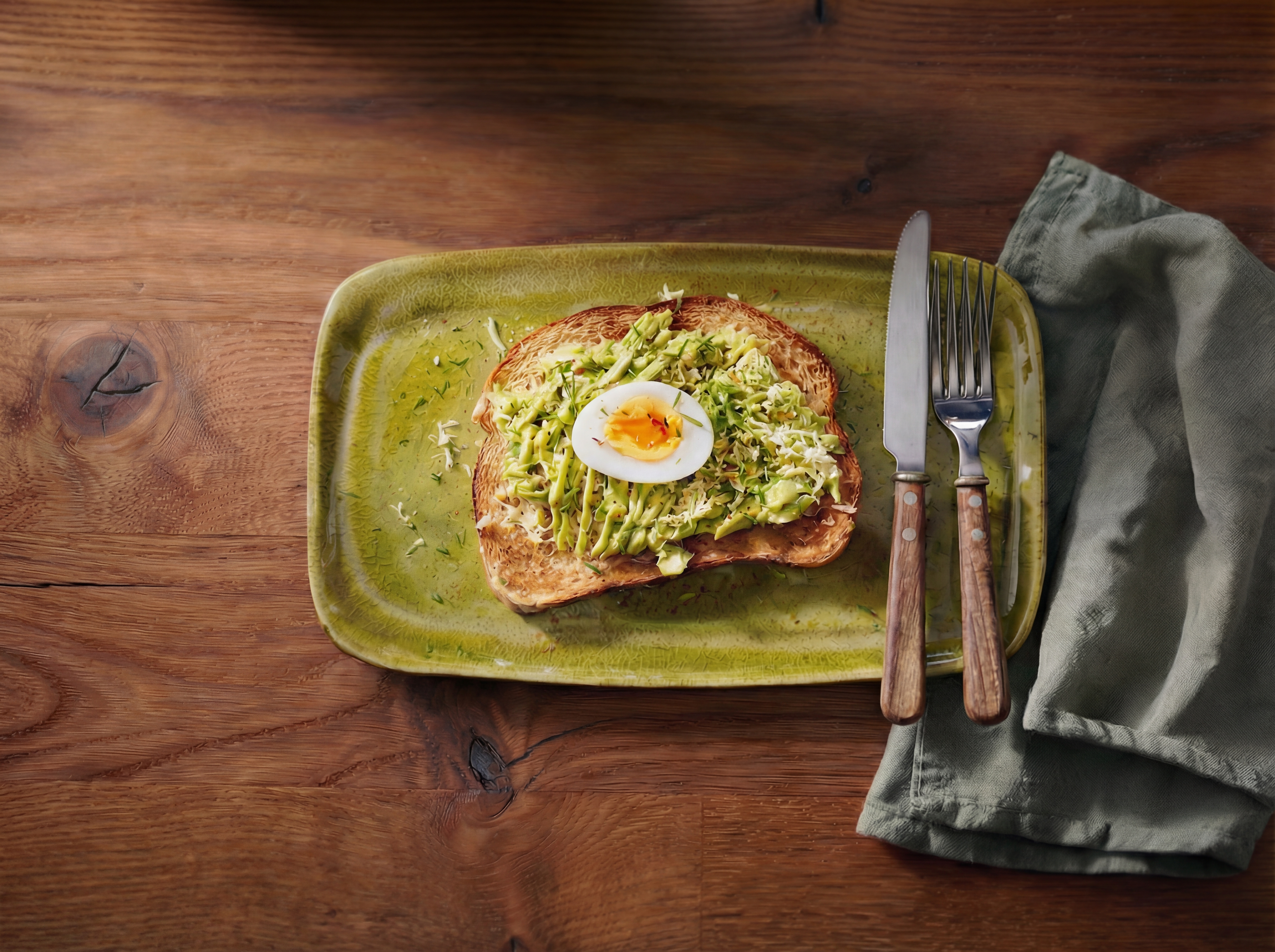 Avocadotoast met geraspt ei