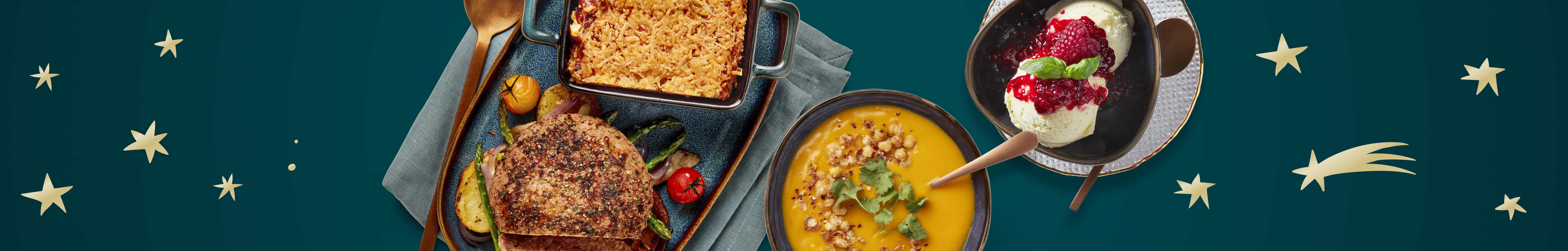 Vegan kerstrecepten op een gedekte tafel.