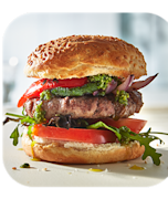 Angusburger met gegrilde groenten en pesto