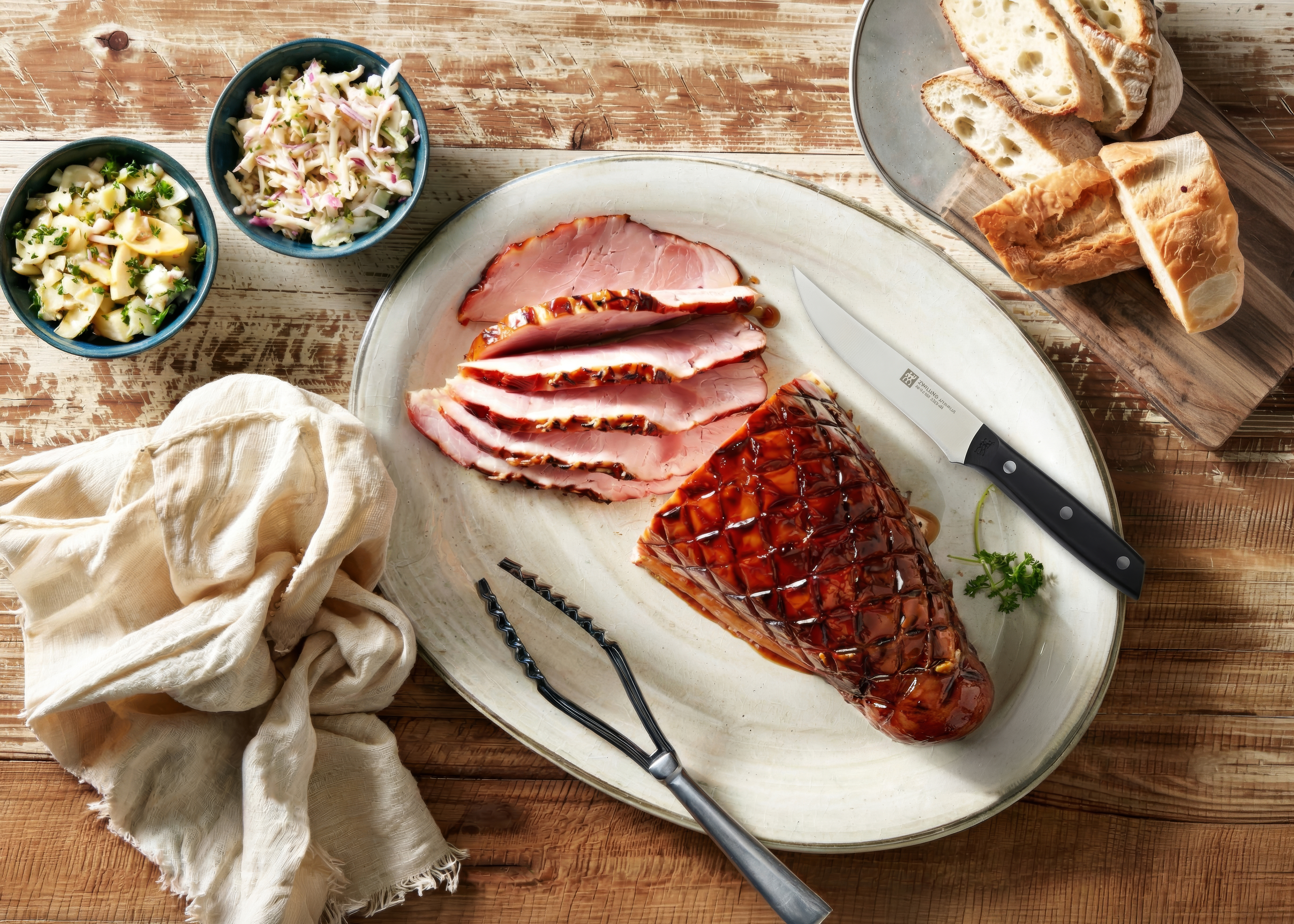 Gerookte beenham met honing-mosterdglazuur