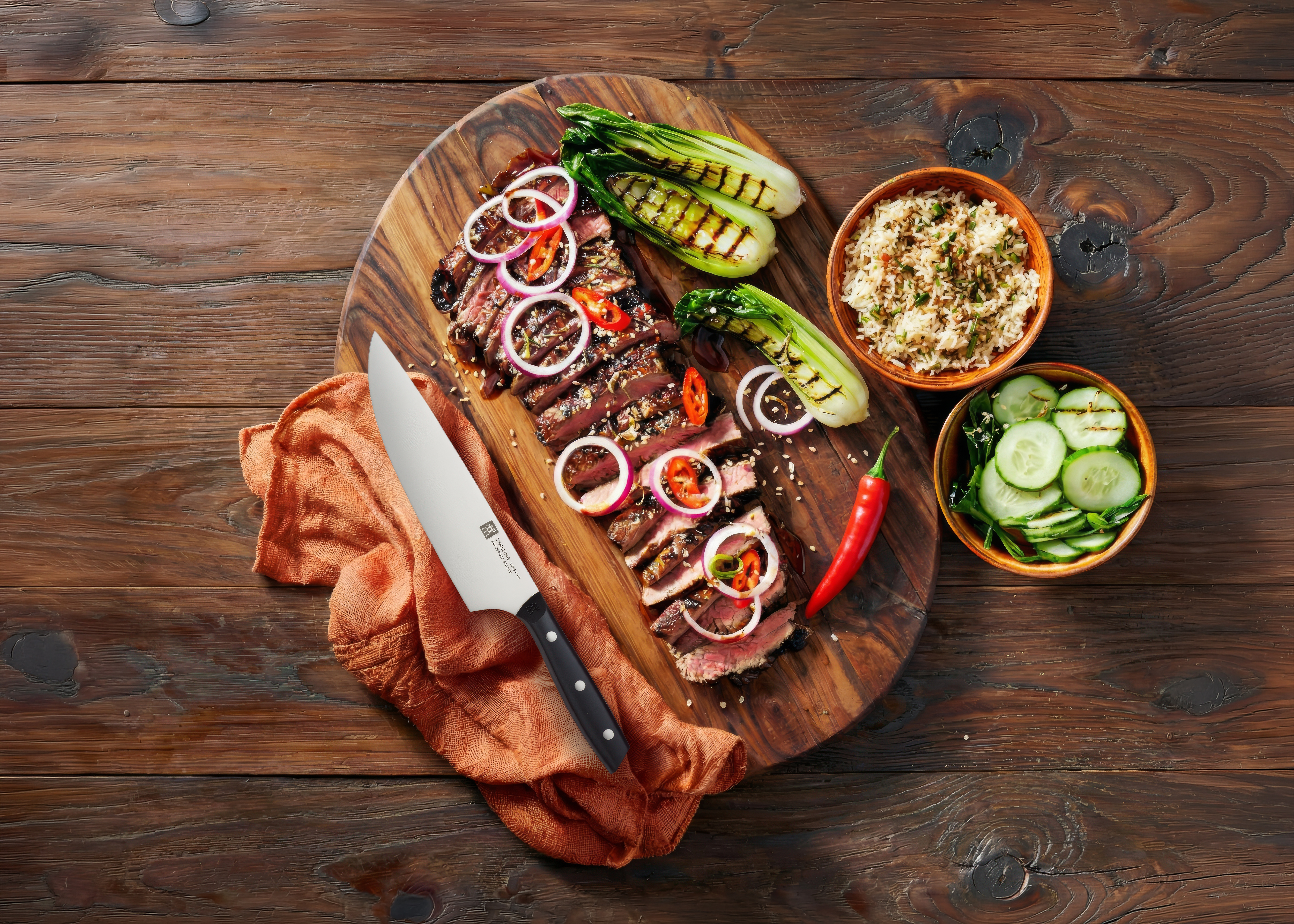 Gegrilde tomahawk met zoete sojaglaze en paksoi