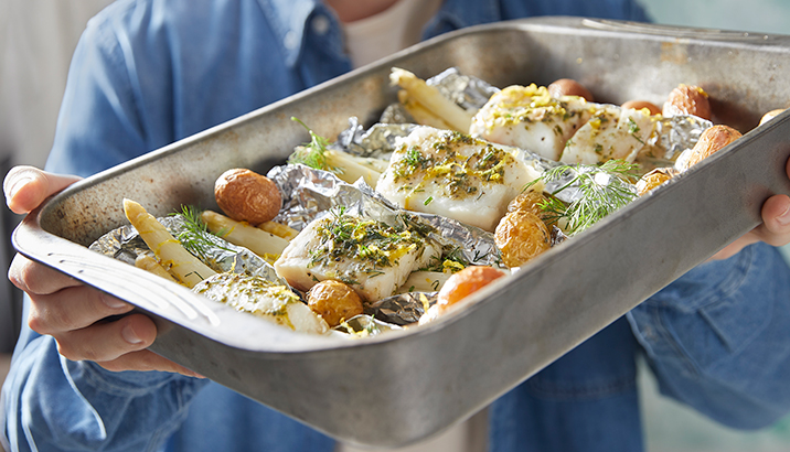 Aspergepakketjes met kabeljauwhaas en citroenkrieltjes