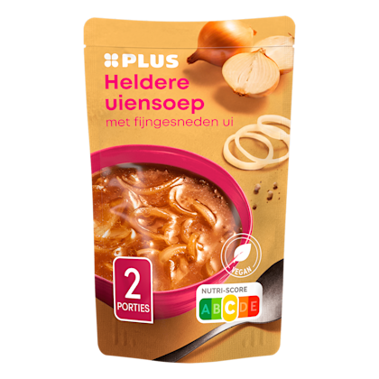 Heldere soep met fijngesneden ui