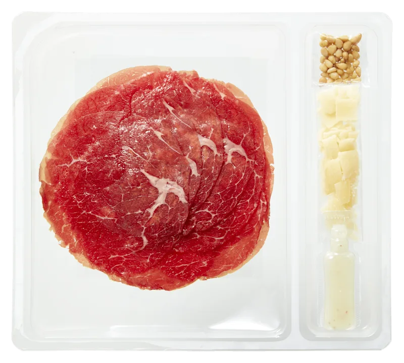 PLUS Carpaccio kaas pijnboompit dressing