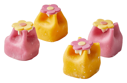 Mini marsepeingebakjes