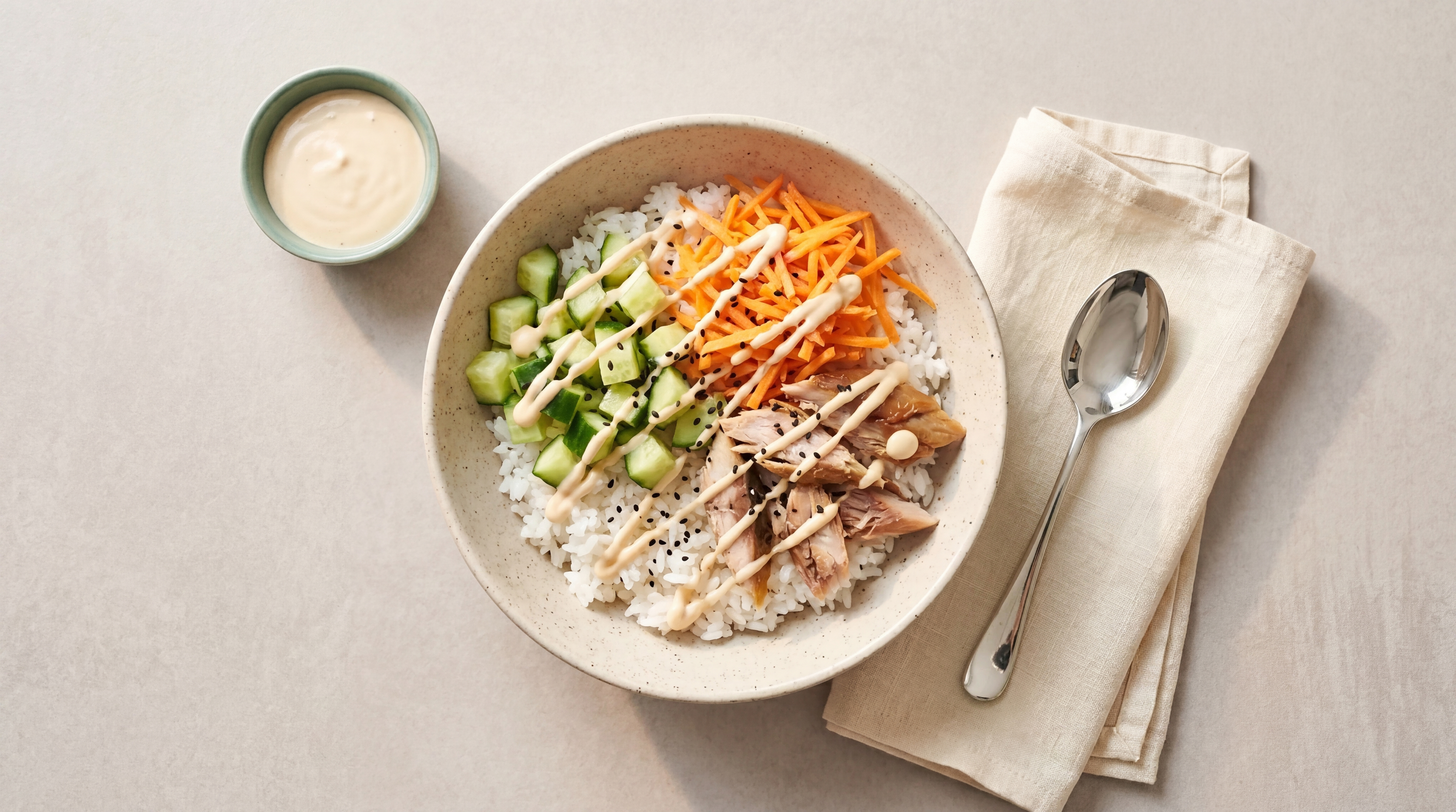 Sushi bowl met makreel