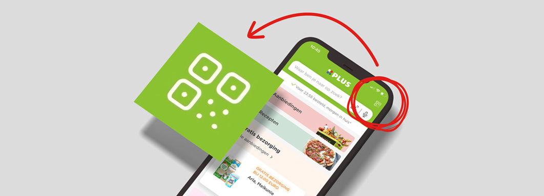 Telefoon met beeld van de PLUS app, met inzoom op de QR-code