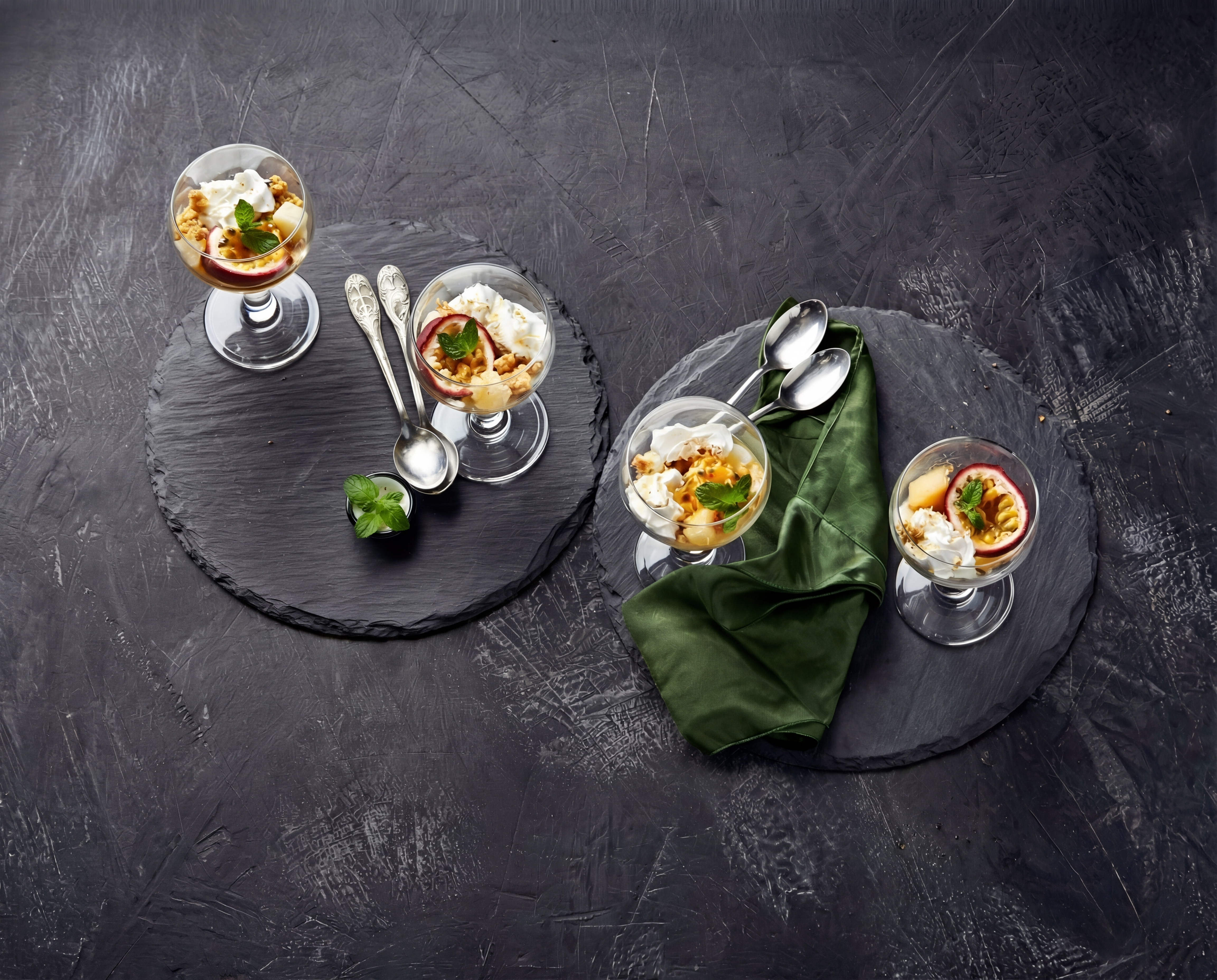 Tropische droomglaasjes met fruit-ijsblokjes