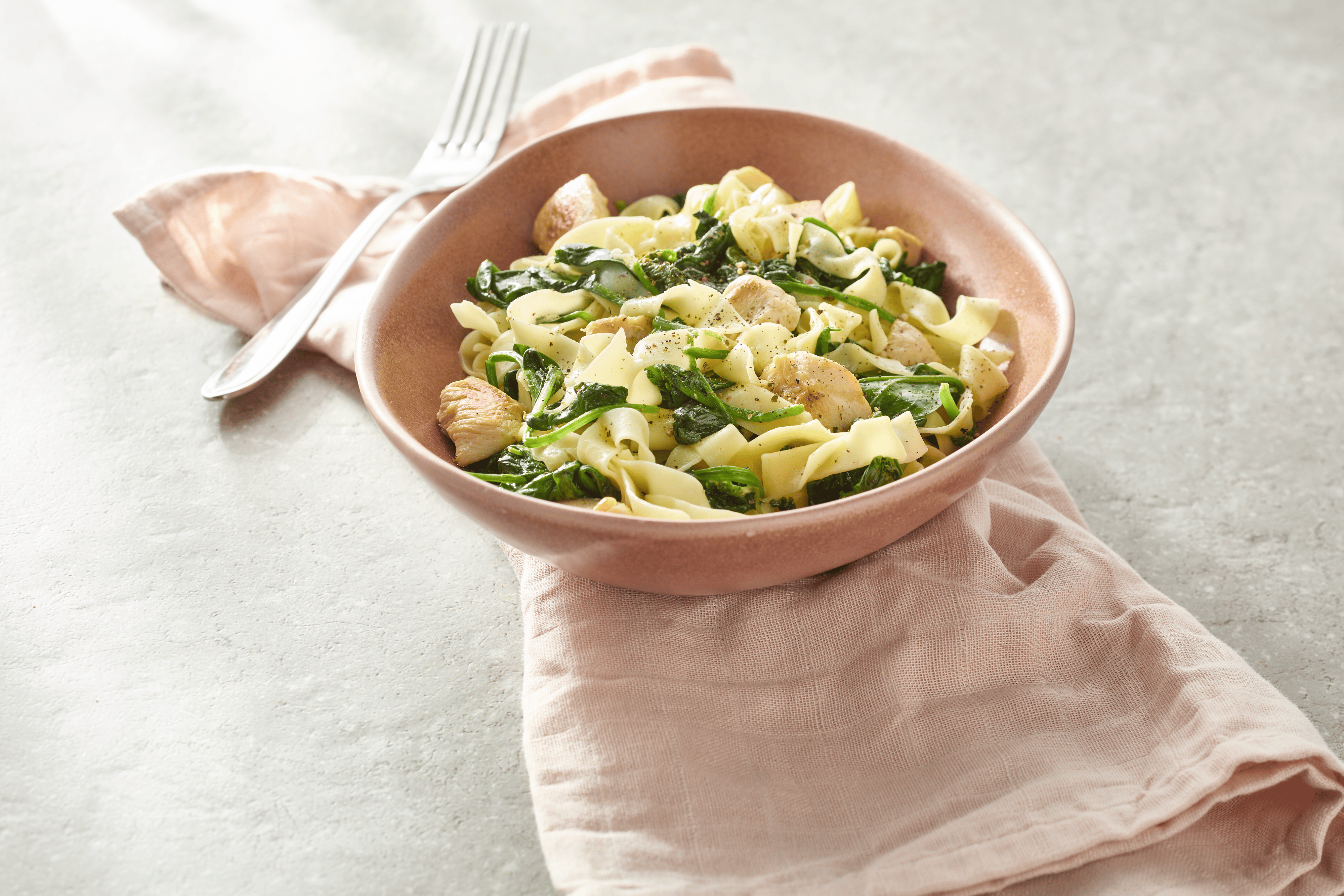 Bio tagliatelle met kip en gorgonzola
