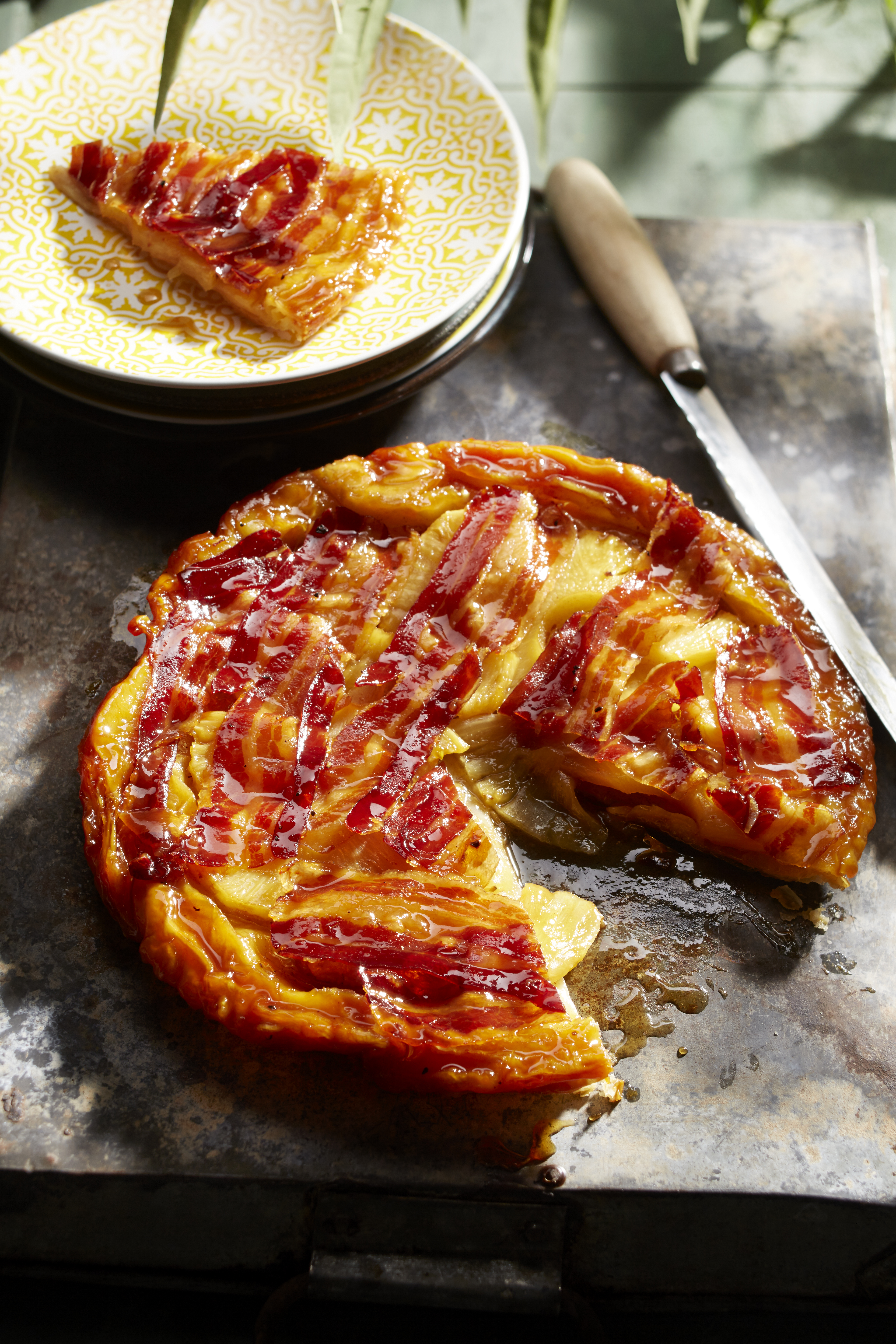 'Upside down'-ananastaart met spek