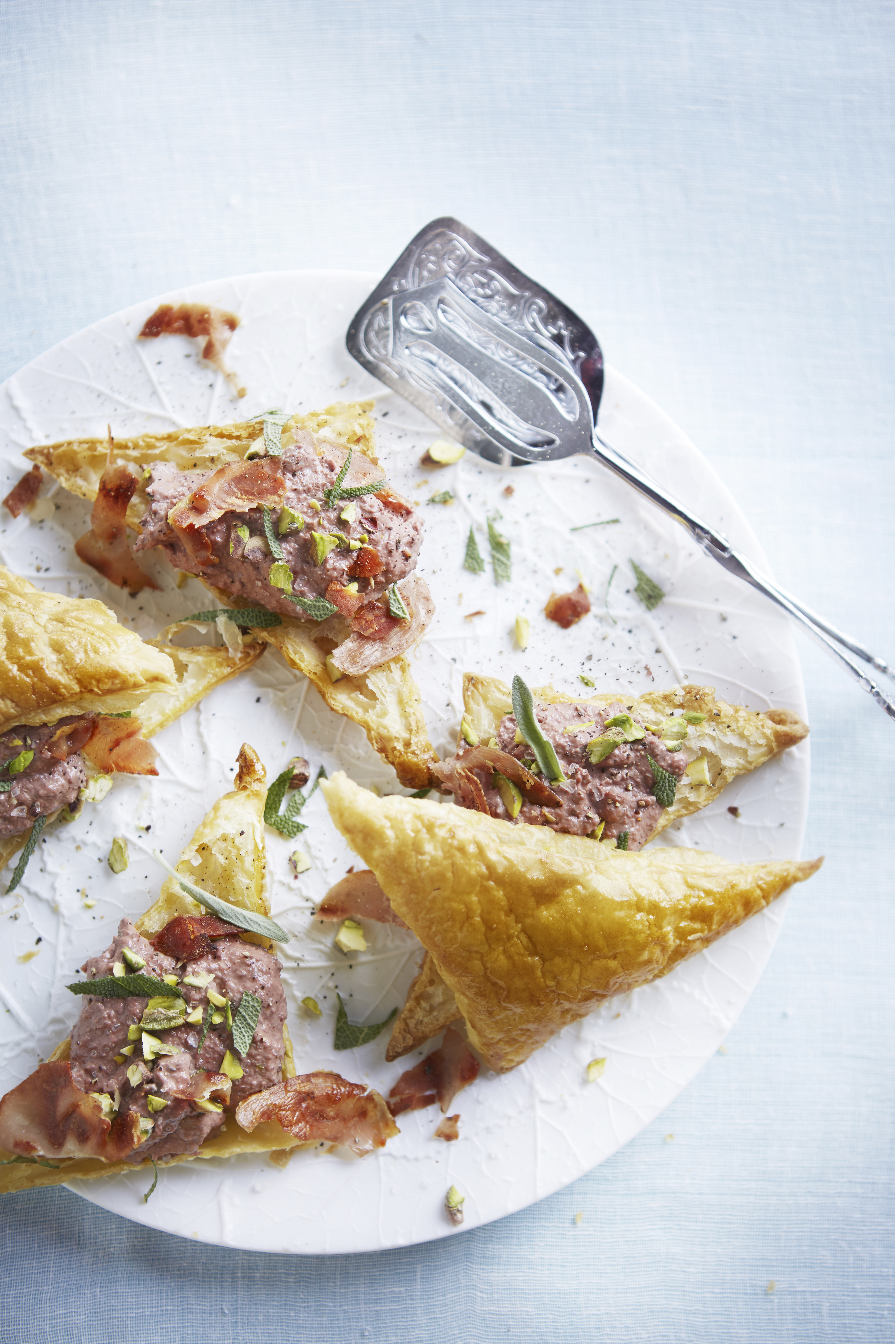 Sfoglia con crema fegato