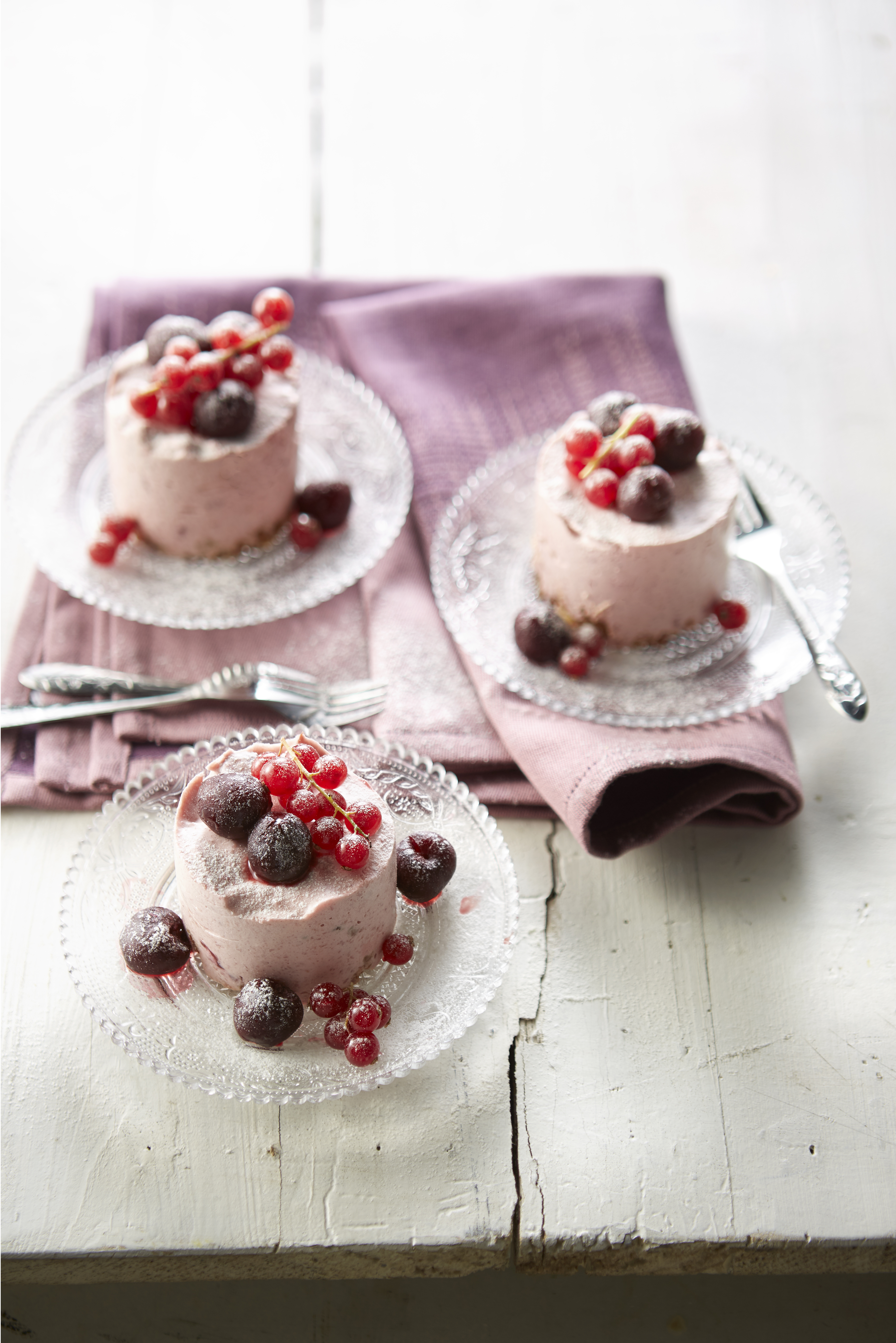 Kersentaartjes met bitterkoekjes