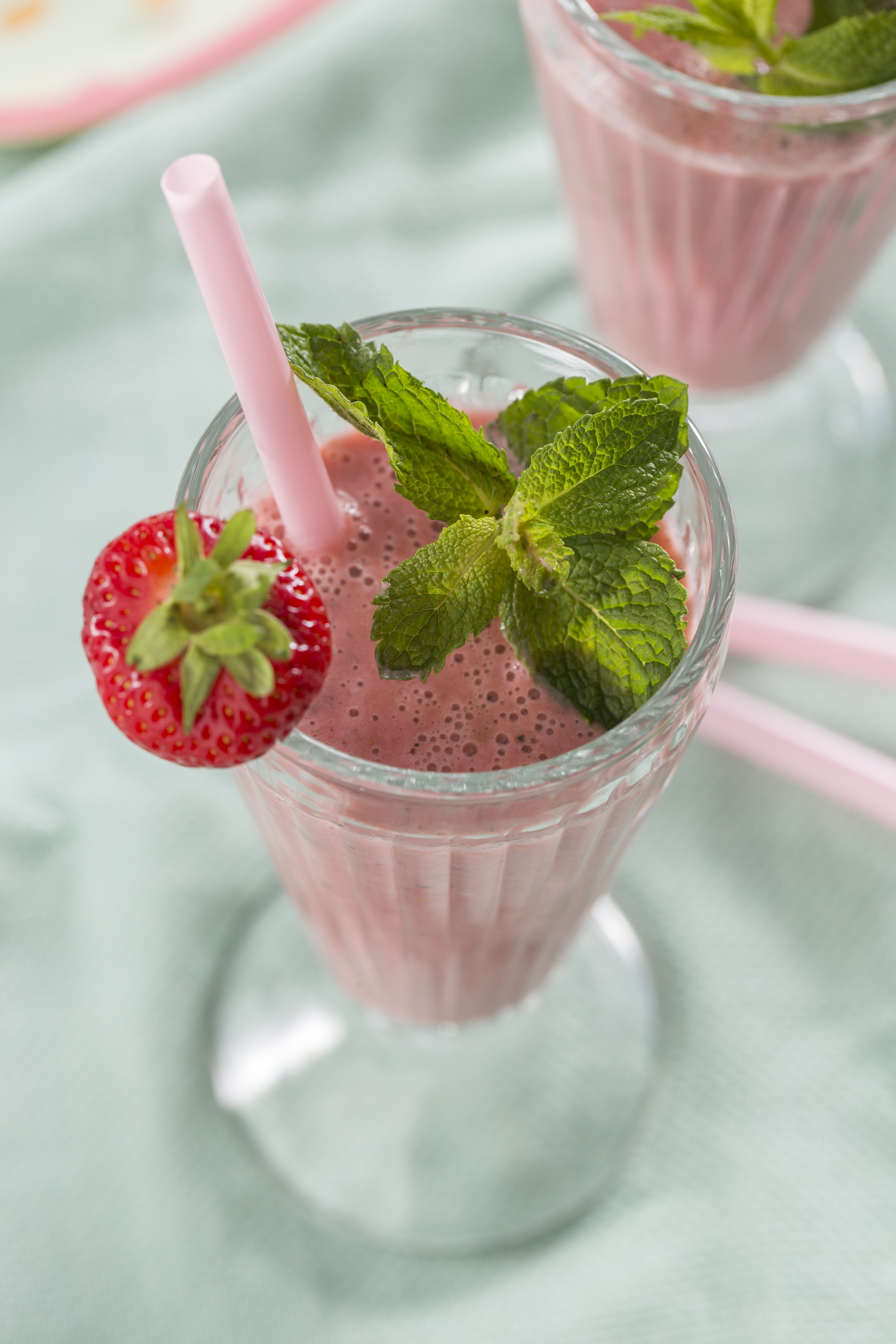 Karnemelk-muntshake met aardbeien