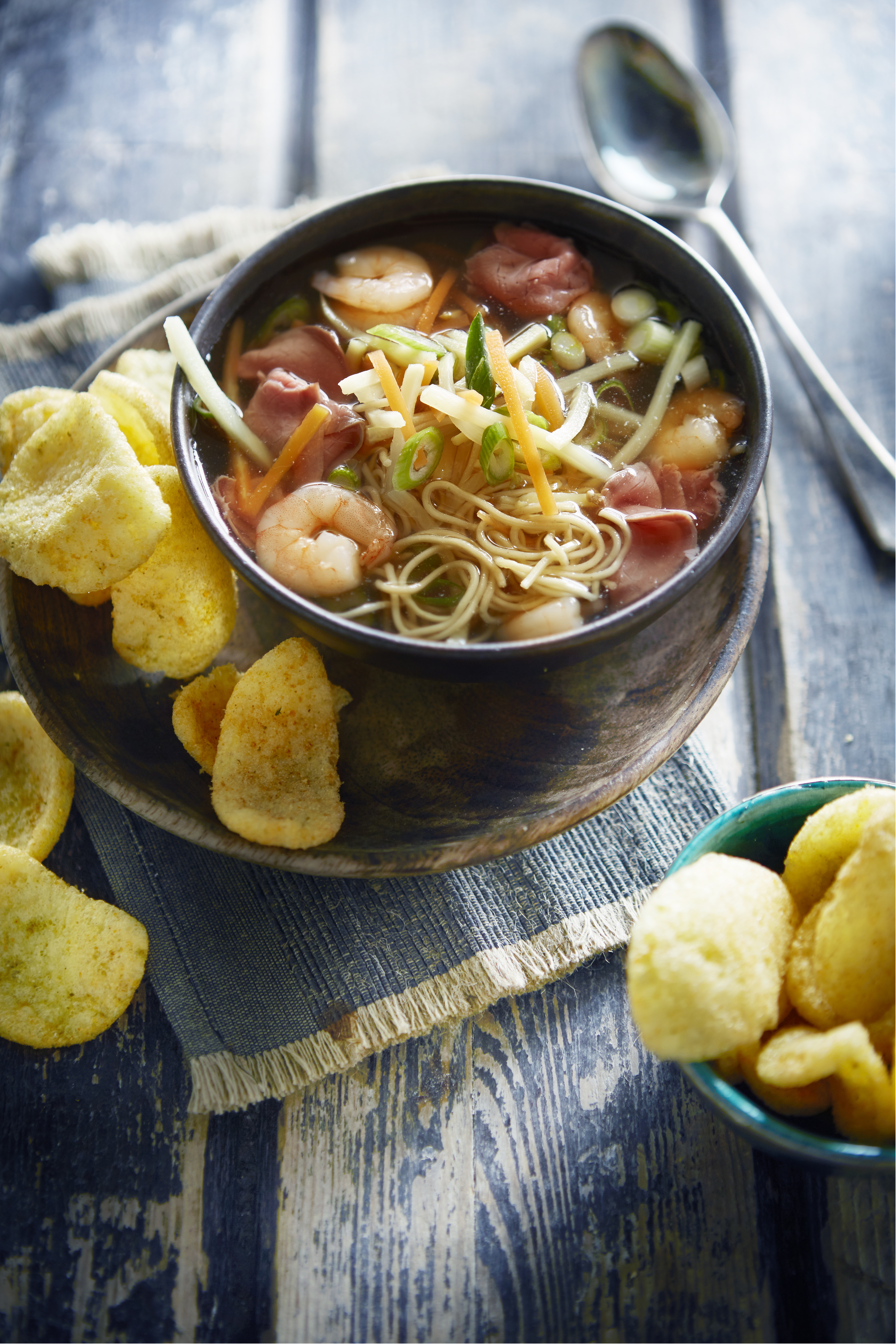 Chinese miesoep met garnalen en rosbief