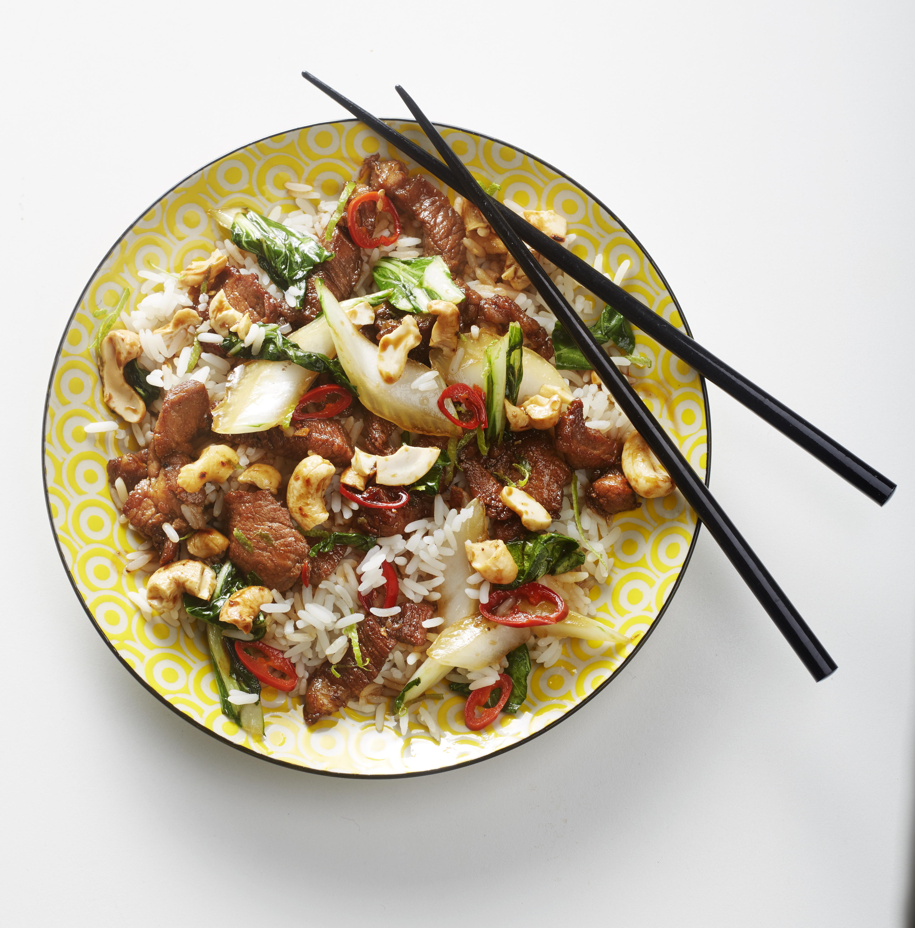 Oosterse karbonade met paksoi en cashewnoten