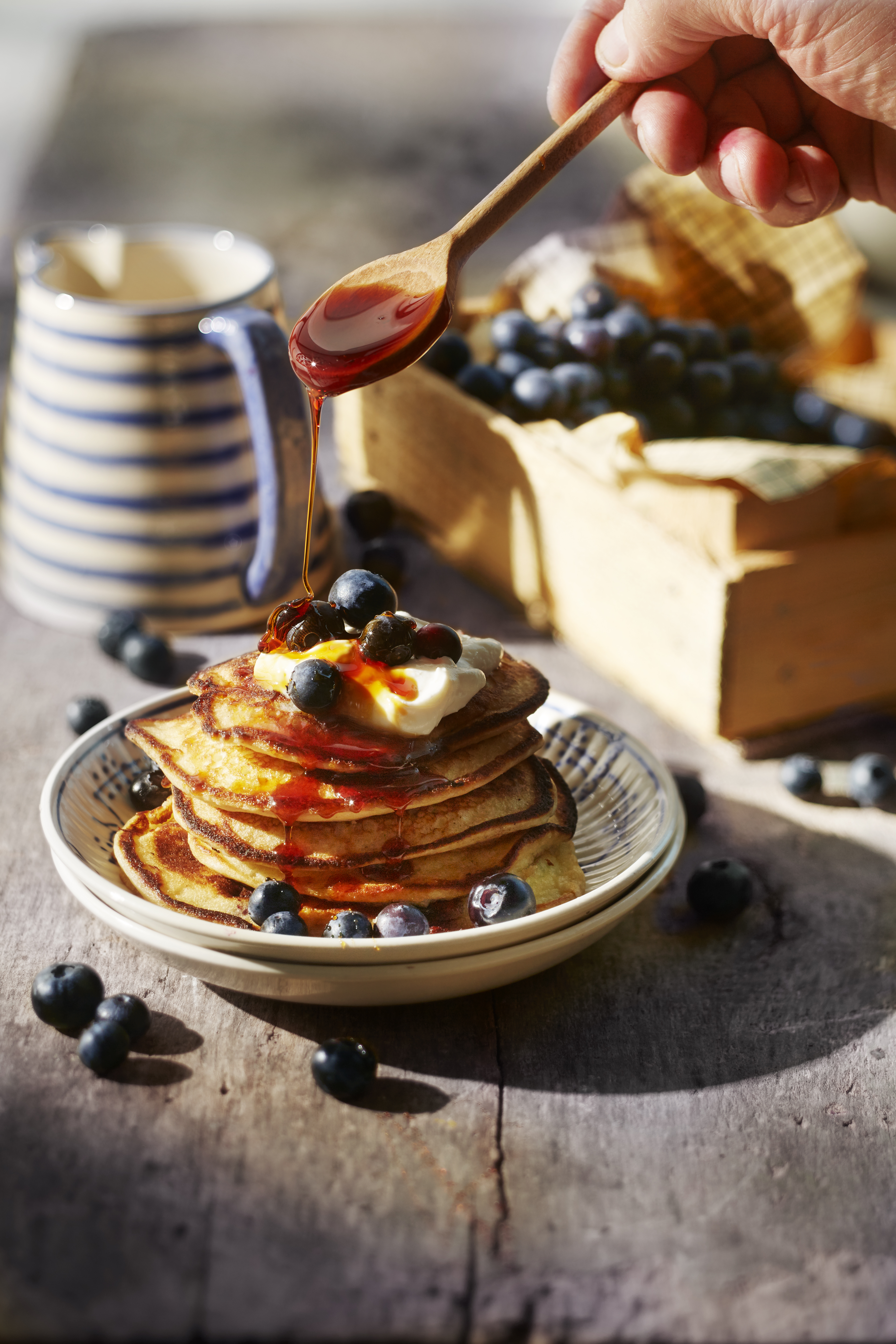 Luchtige ricotta pancakes met blauwe bessen