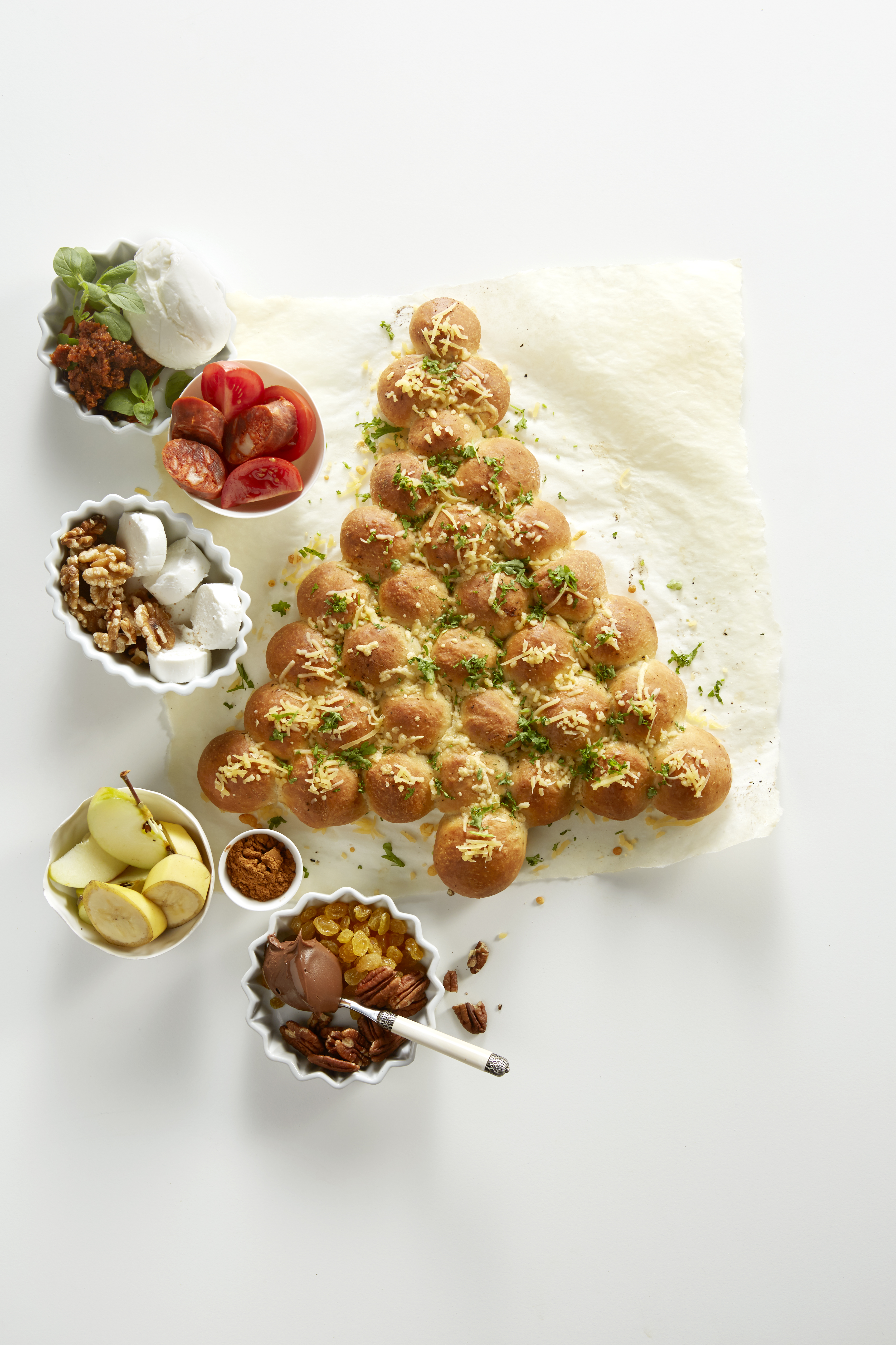 Kerstboombrood met kaas en kruidenboter