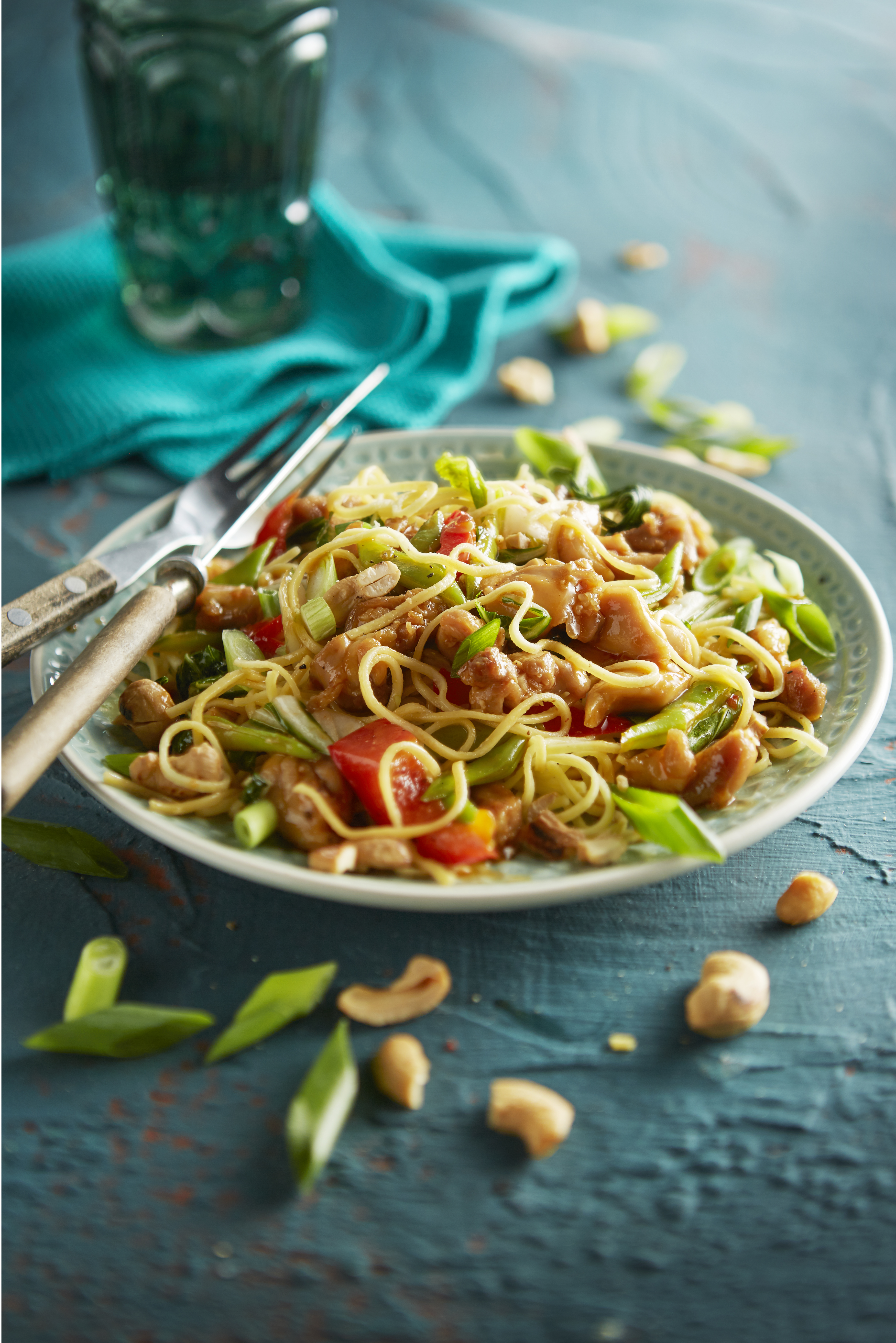 Zoetzure mie-roerbak met kip