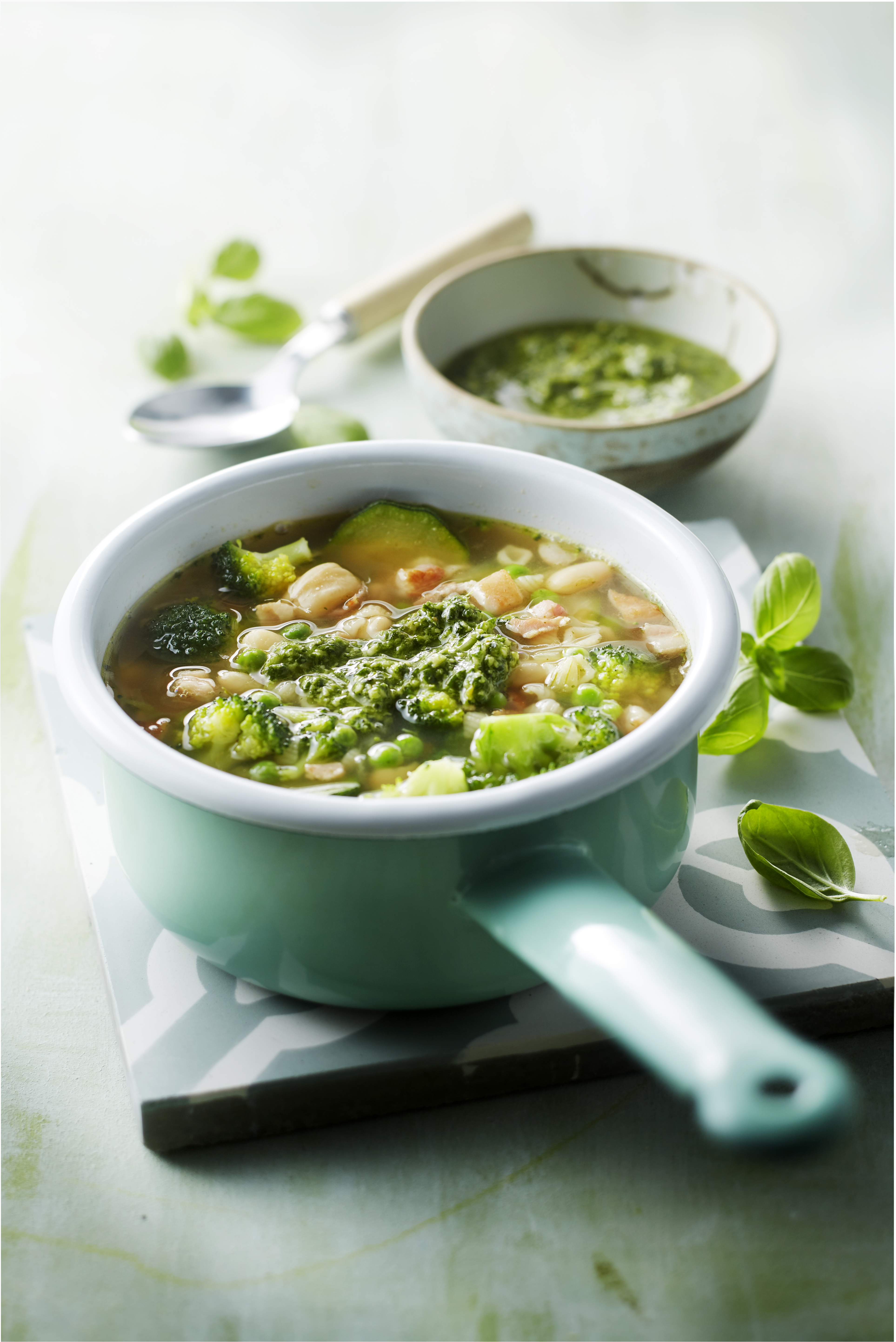 Groene minestrone met pesto
