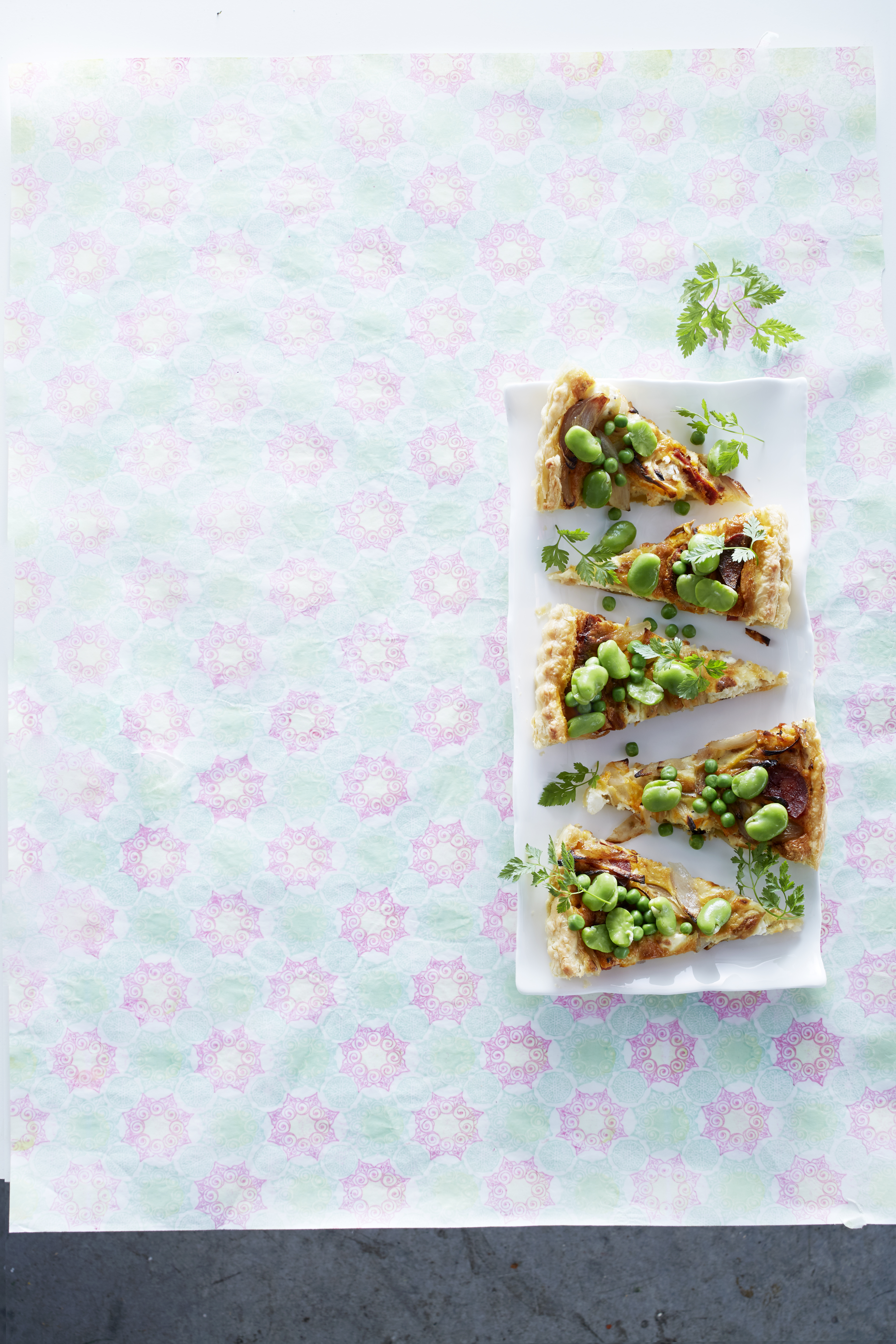 Hartige taart met frisgroene boontjes