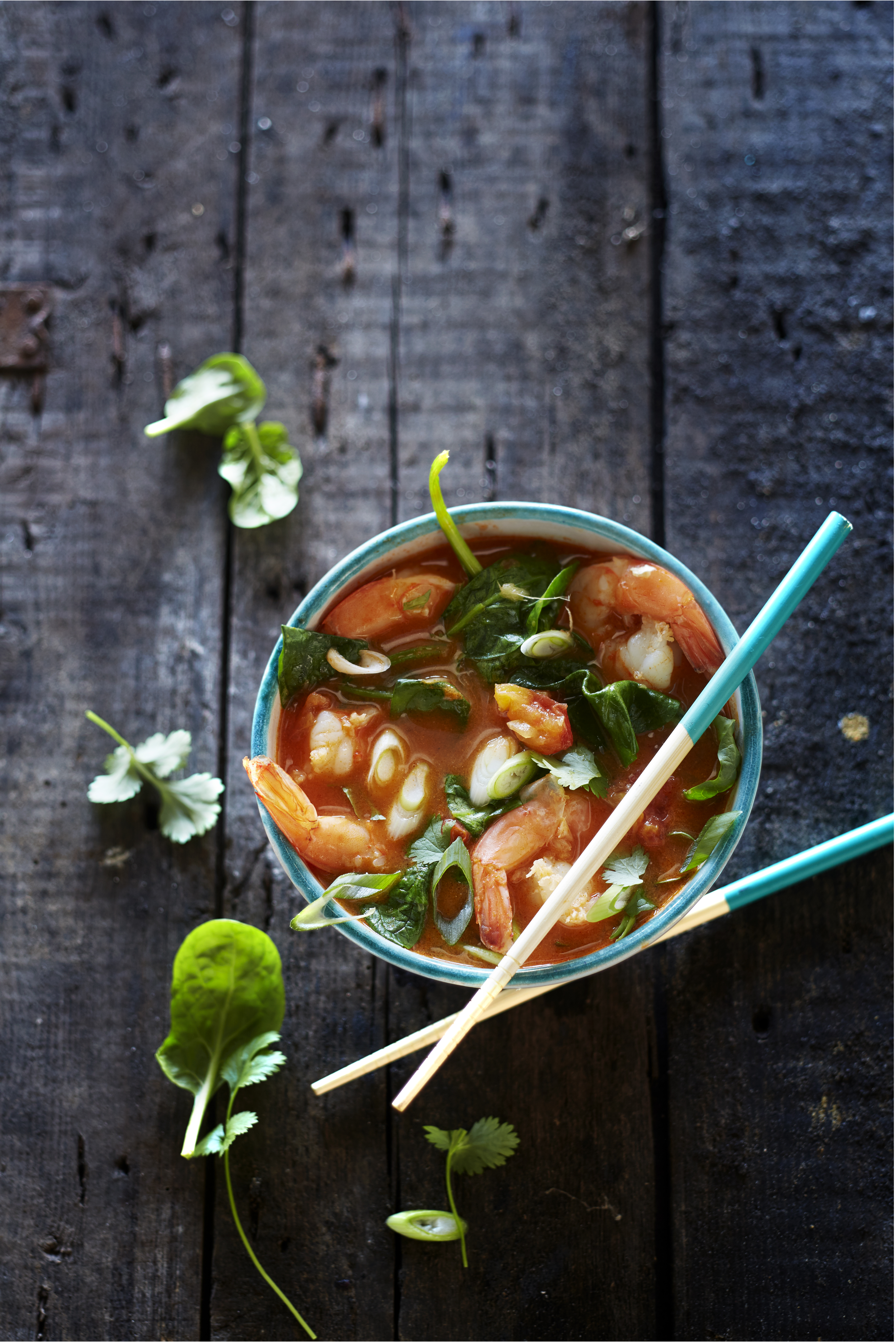 Rodecurrysoep met garnalen