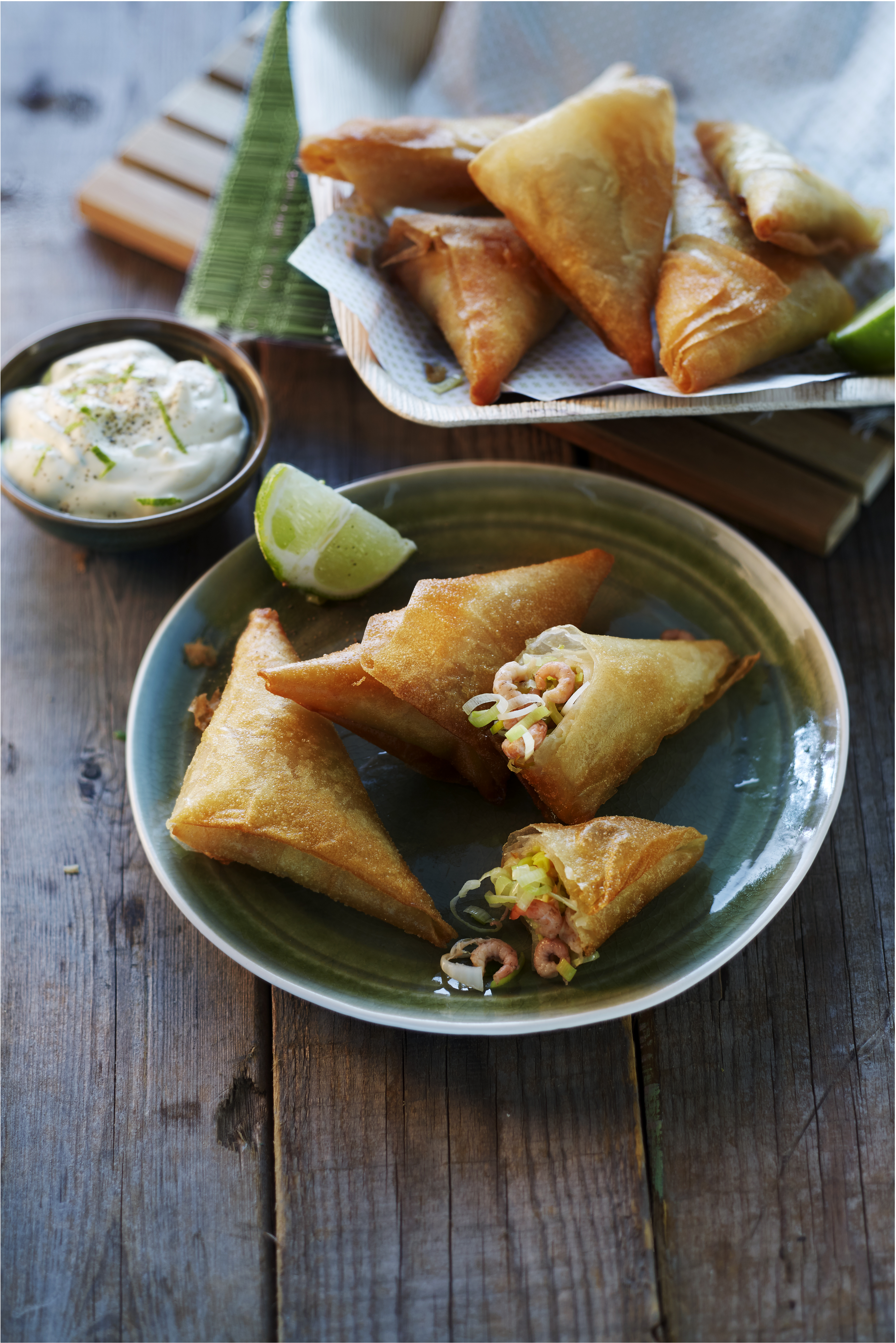 Loempiapakketjes met garnalen en limoen