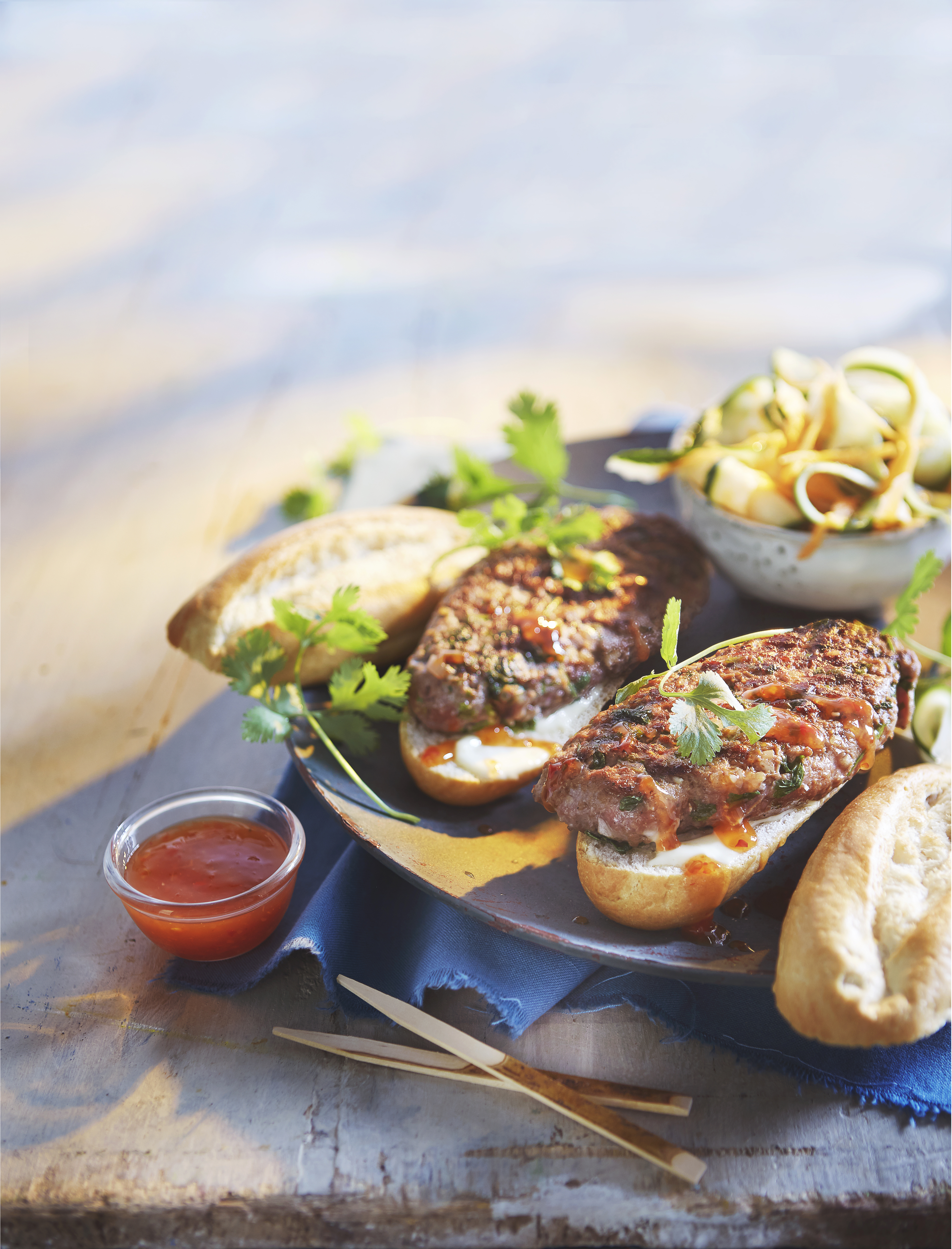 Koreaanse burger met ingelegde groenten