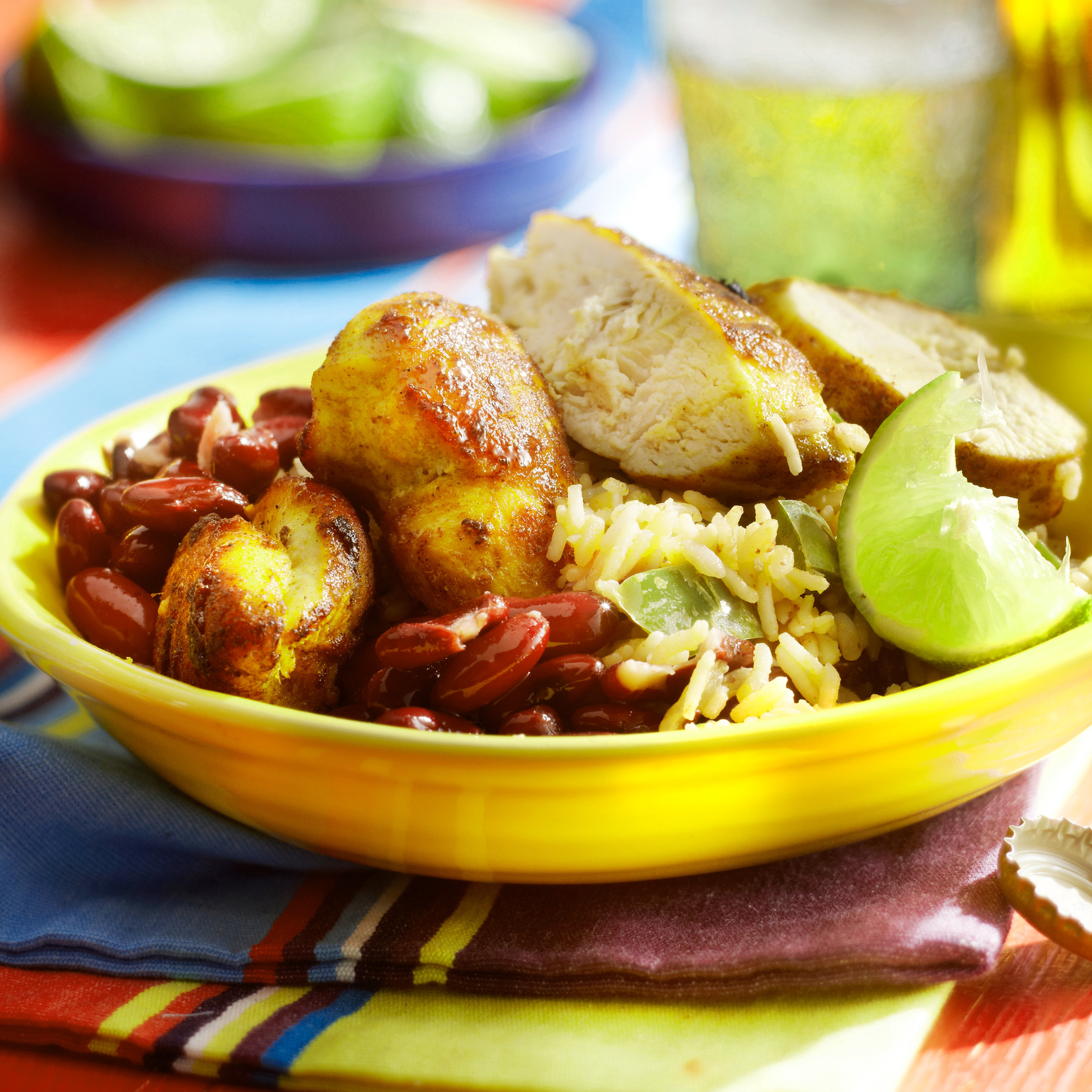 Rijst met rode bonen en sticky kip met gember