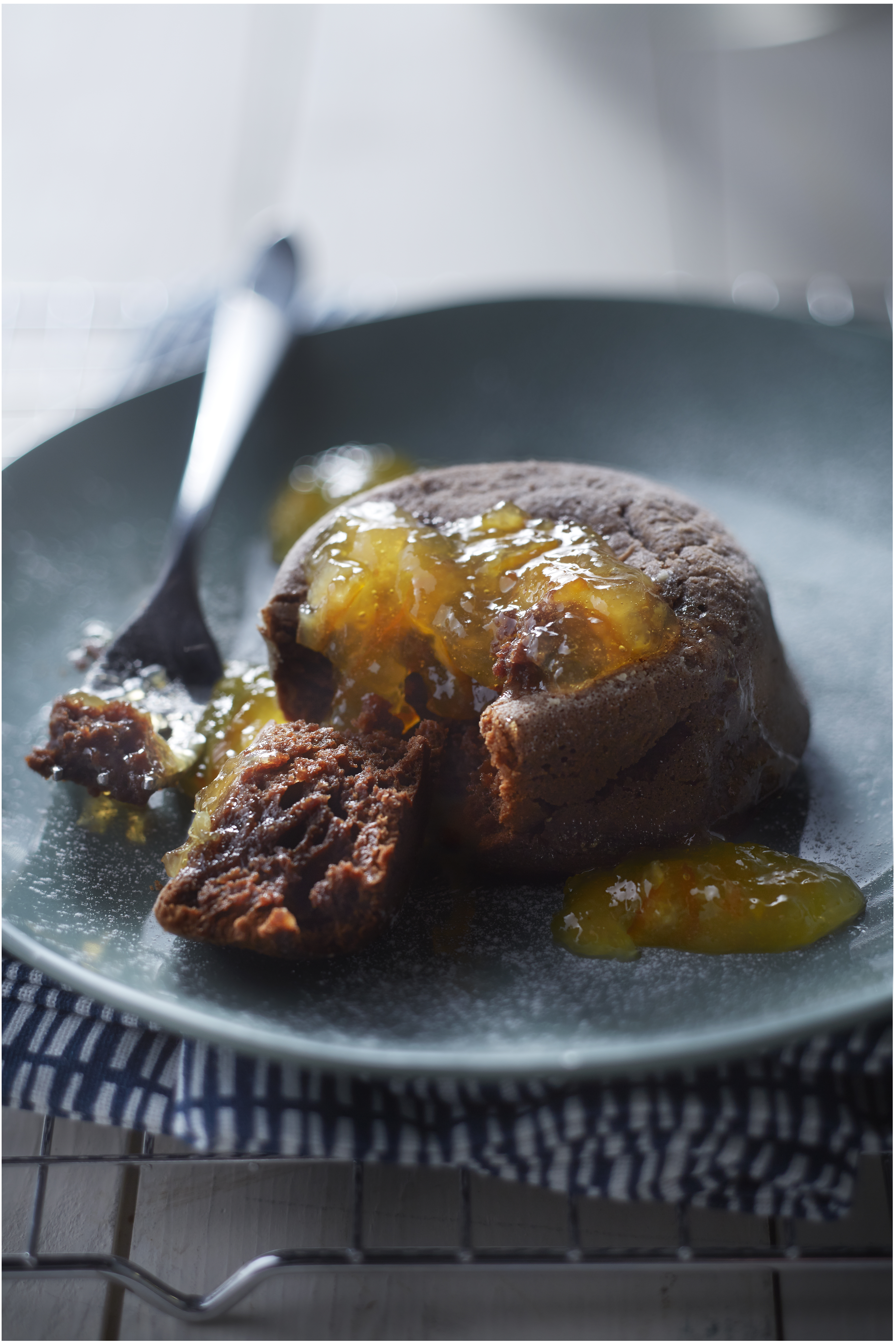 Chocoladetaartjes met sinaasappelsaus