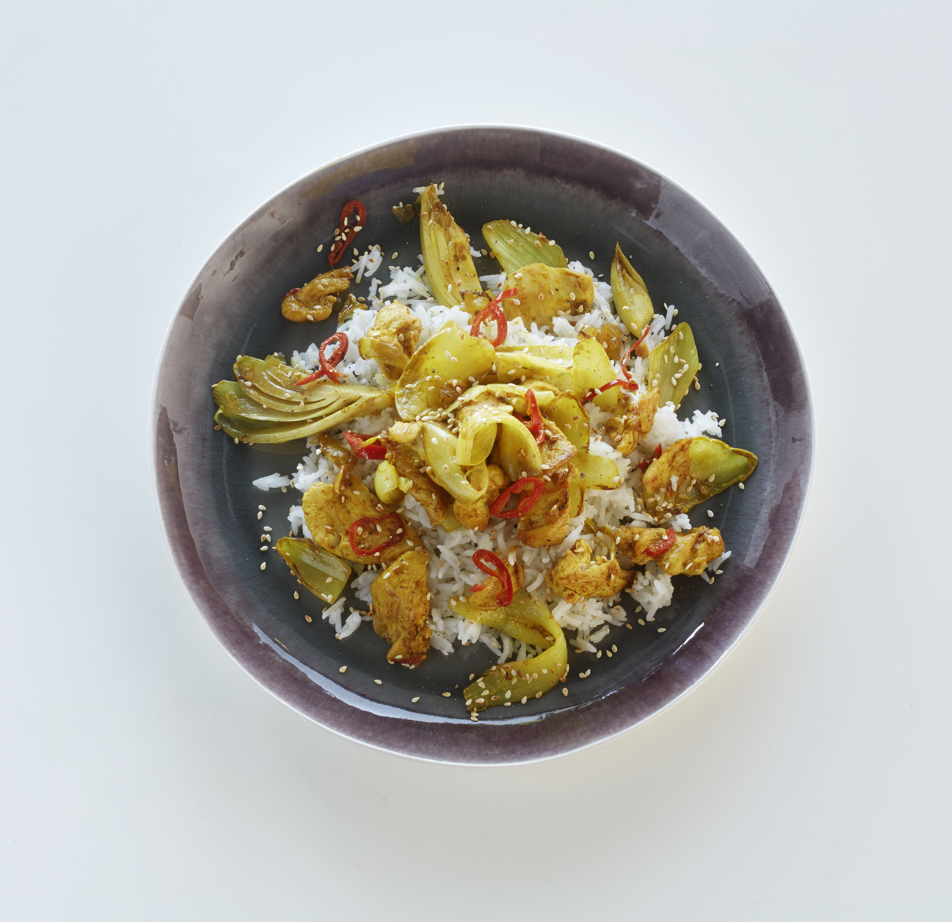 Gewokte witlof met sesamkip