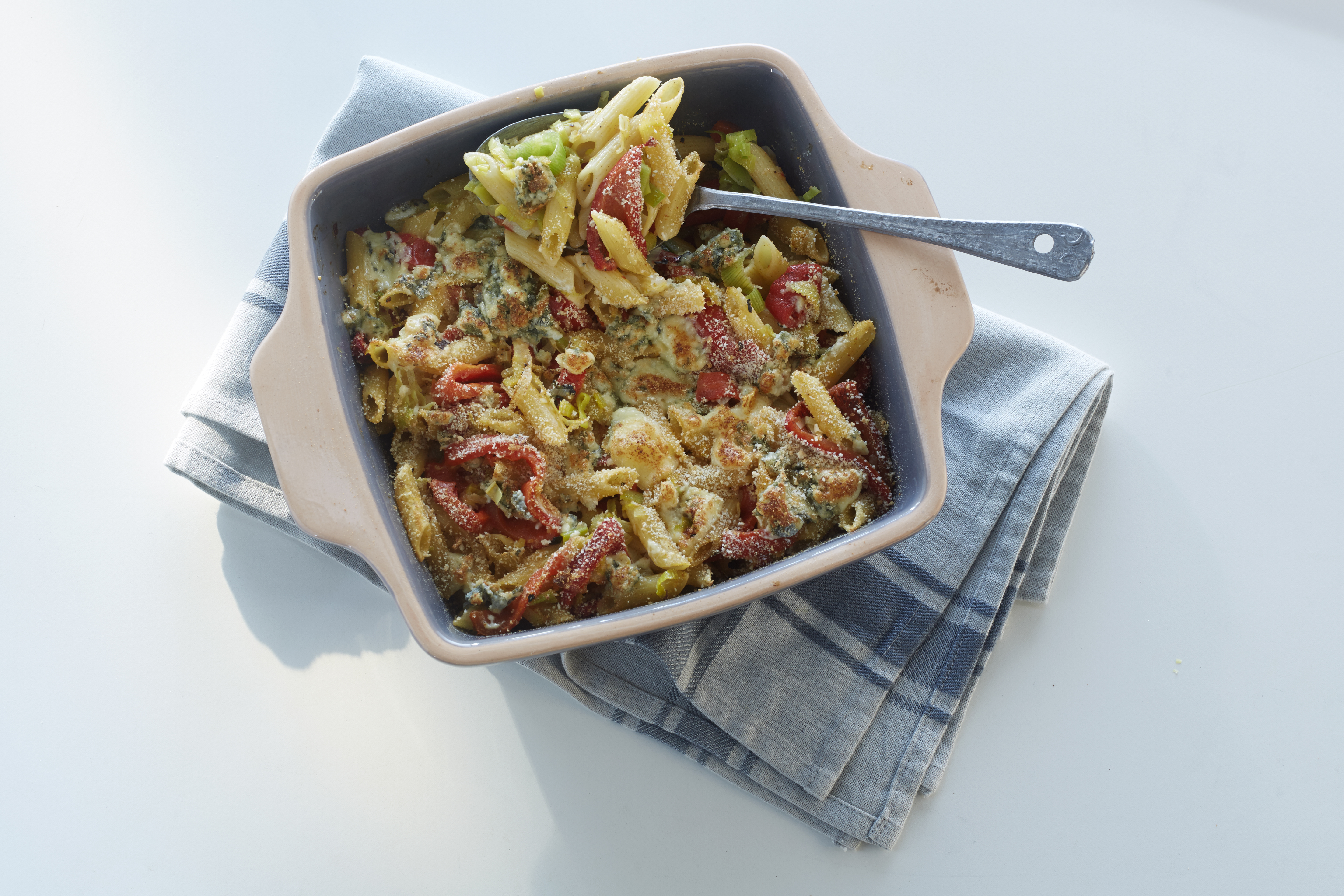 Penne met prei, paprika en blauwe kaas